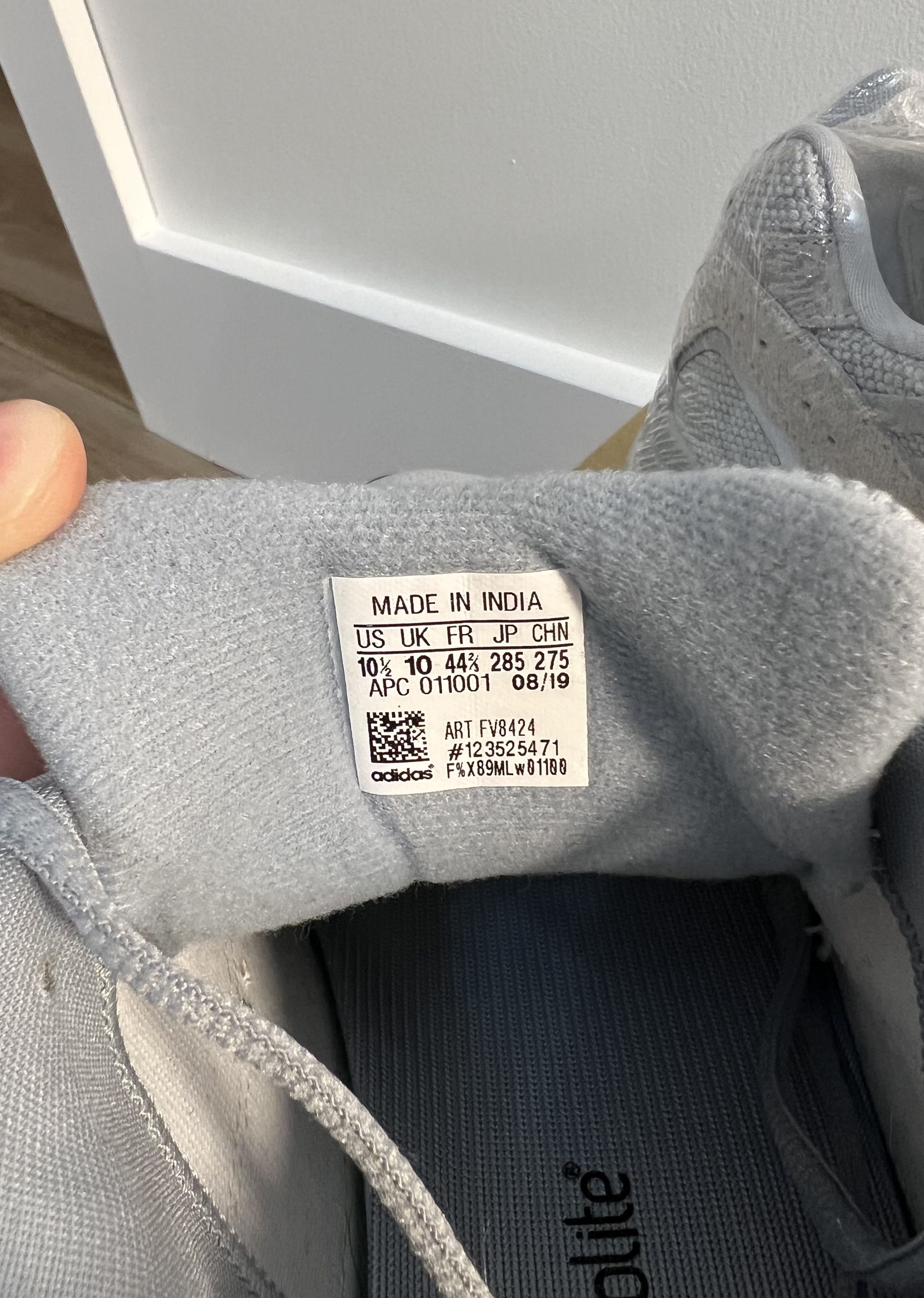 Adidas YEEZY 700 HOSPITAL BLUE Size US 10.5 / EU 43-44 - 6 Thumbnail