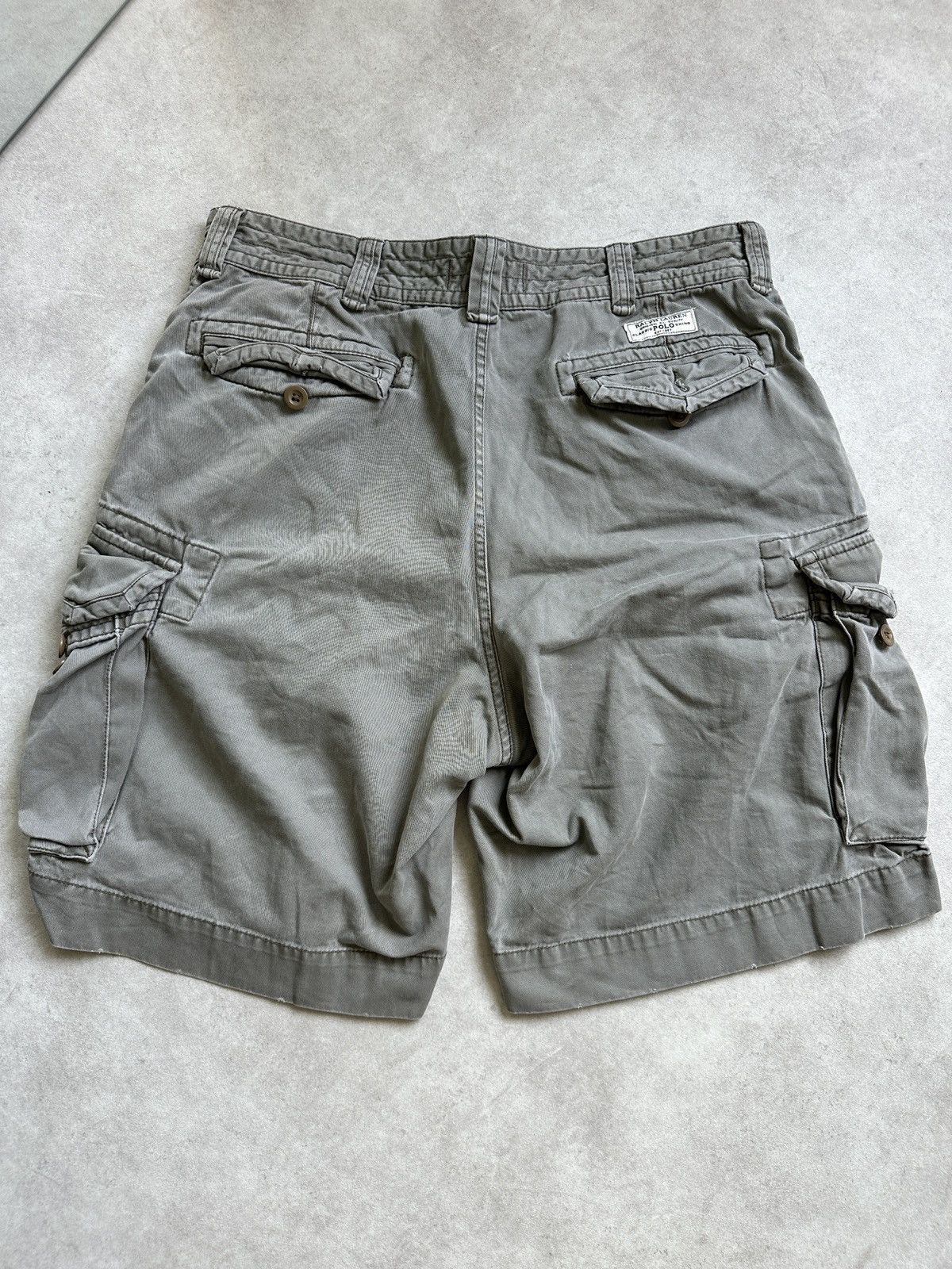 Polo Ralph Lauren Polo Ralph Lauren utility cargo chino shorts with worn look Size US 36 / EU 52 - 6 Thumbnail