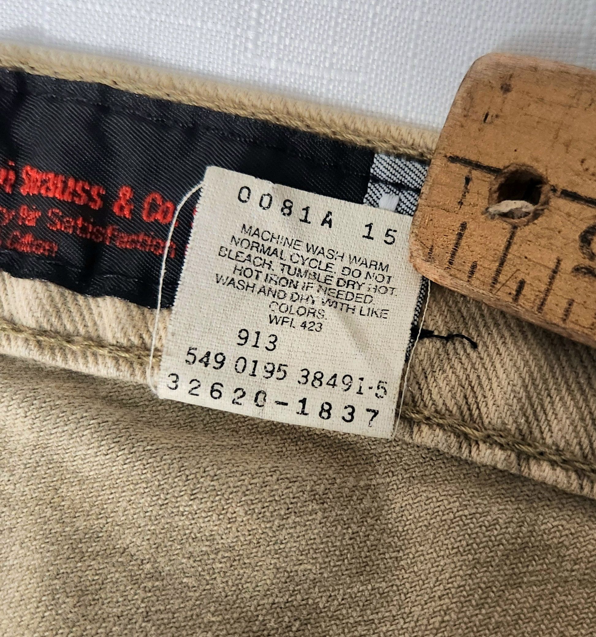 Levi's × Vintage Vtg 90s Levi’s Silver Tab Loose Fit Jeans Shorts Beige 31 Size US 31 - 7 Thumbnail