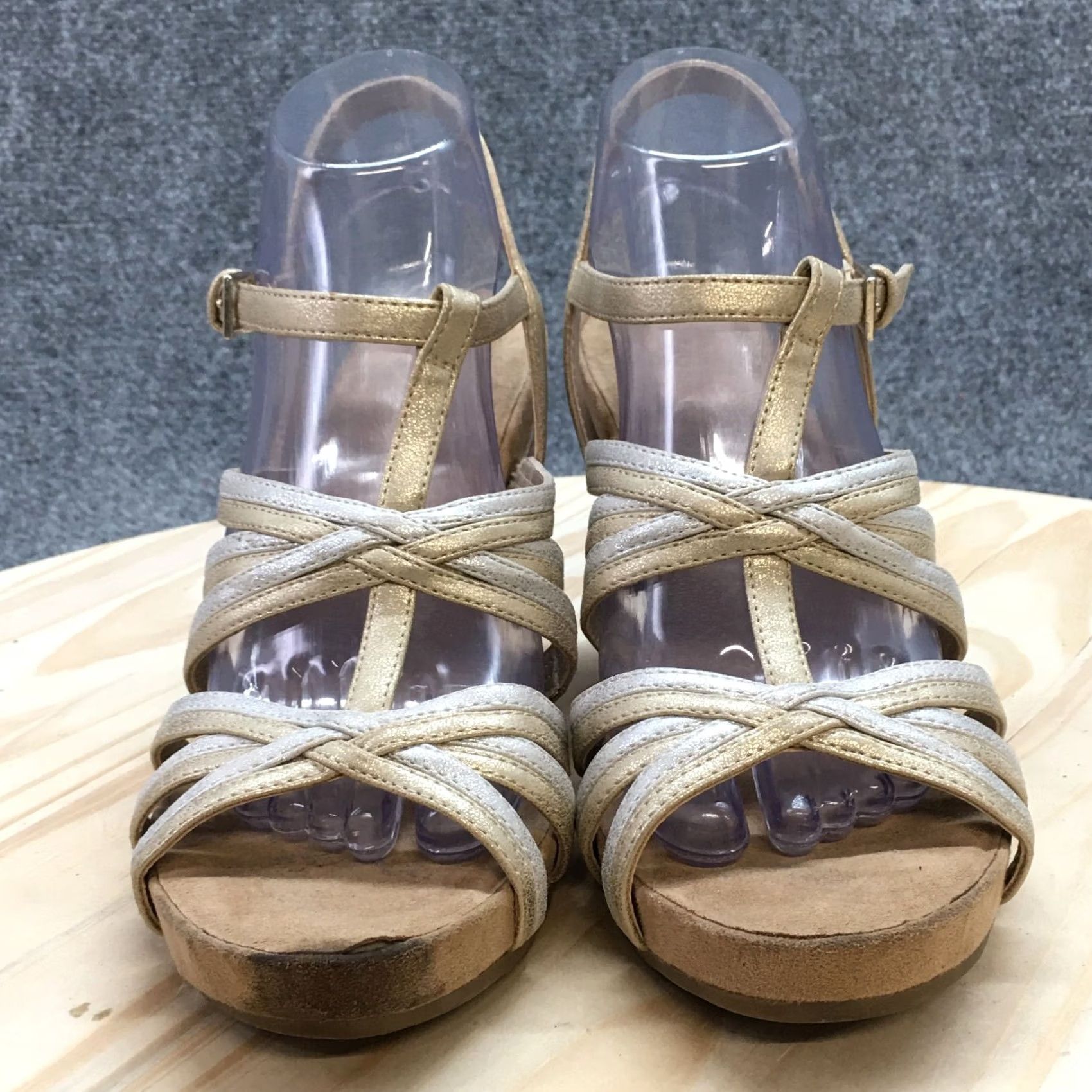 Vintage Aerosoles Sandals Womens 9 Plush Slingback Silver Open Toe Wedge Heels Casual Size US 9 / IT 39 - 5 Thumbnail