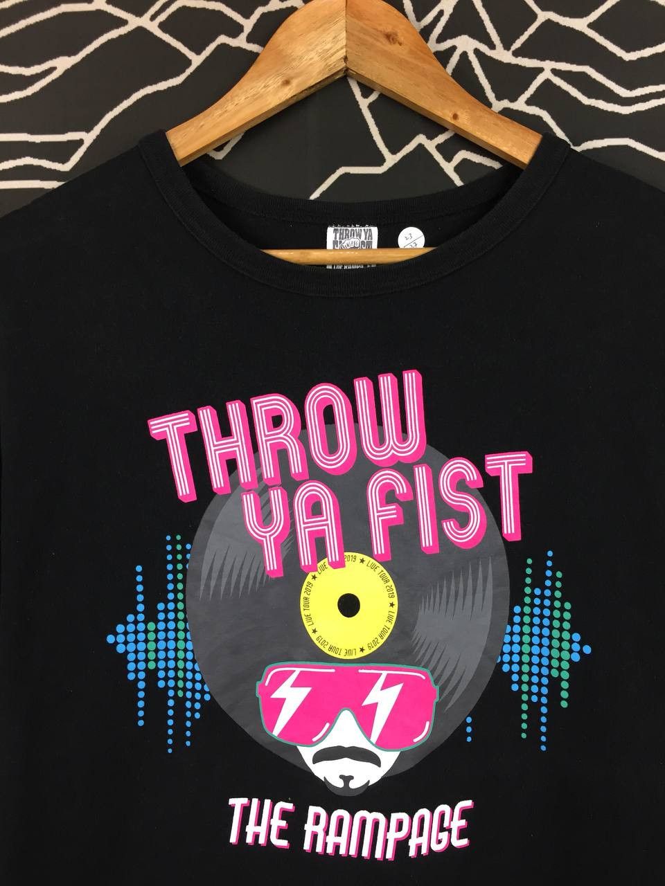 Band Tees The Rampage From Exile Tribe J-Pop Group Throw Ya Fist Tee Size US L / EU 52-54 / 3 - 3 Thumbnail