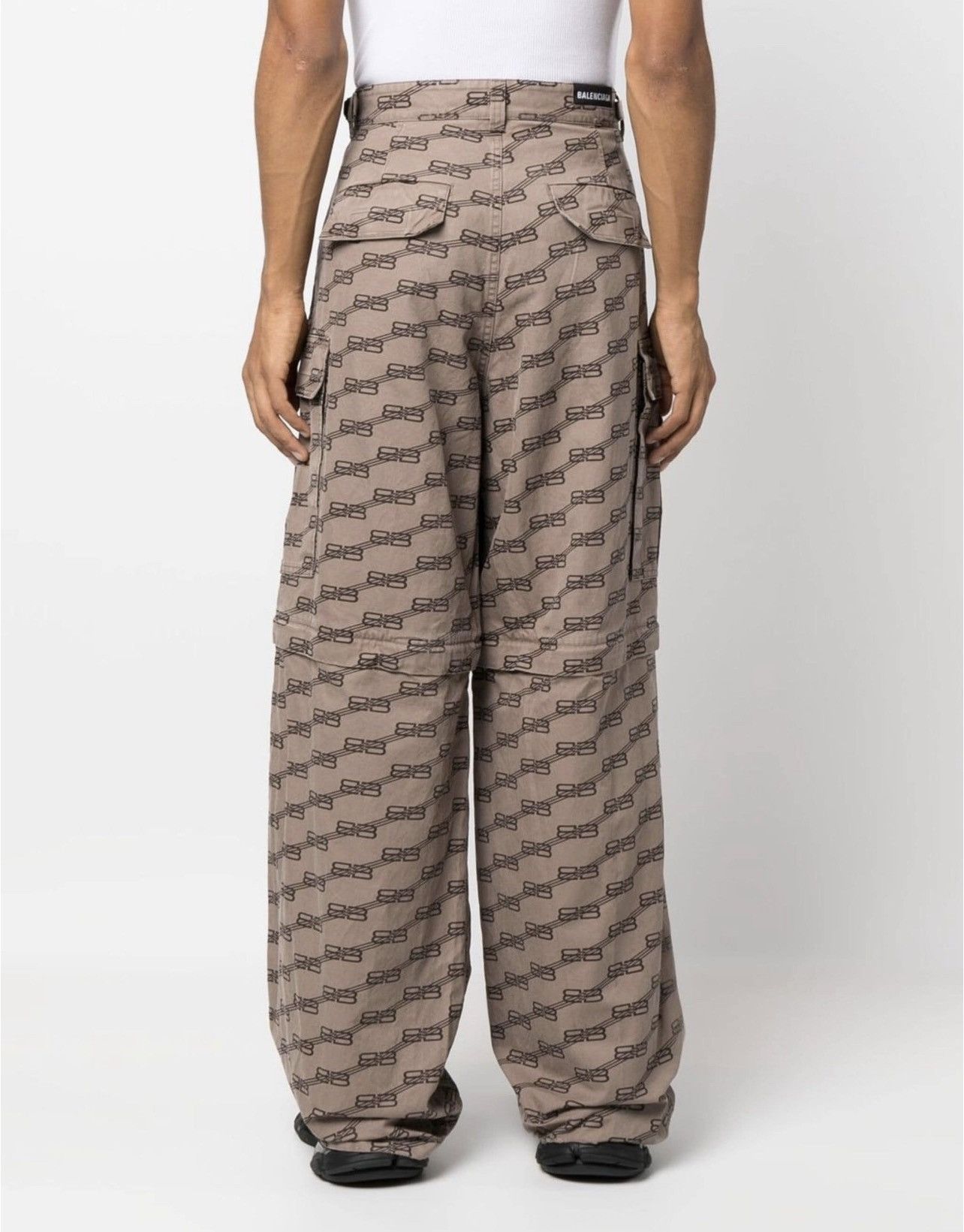 Balenciaga Balenciaga All over Logo Print Detachable Cargo Pants Size US 32 / EU 48 - 3 Thumbnail
