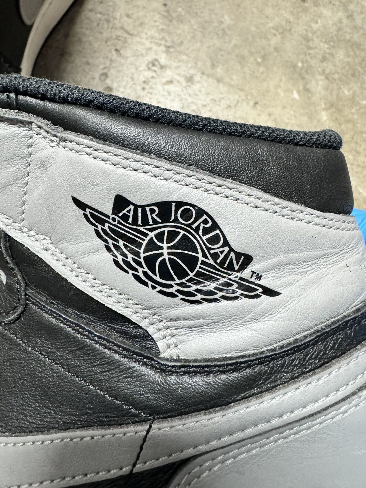 Jordan Brand × Nike Nike Air Jordan 1’s Shadow (2013) Size US 10 / EU 43 - 7 Thumbnail