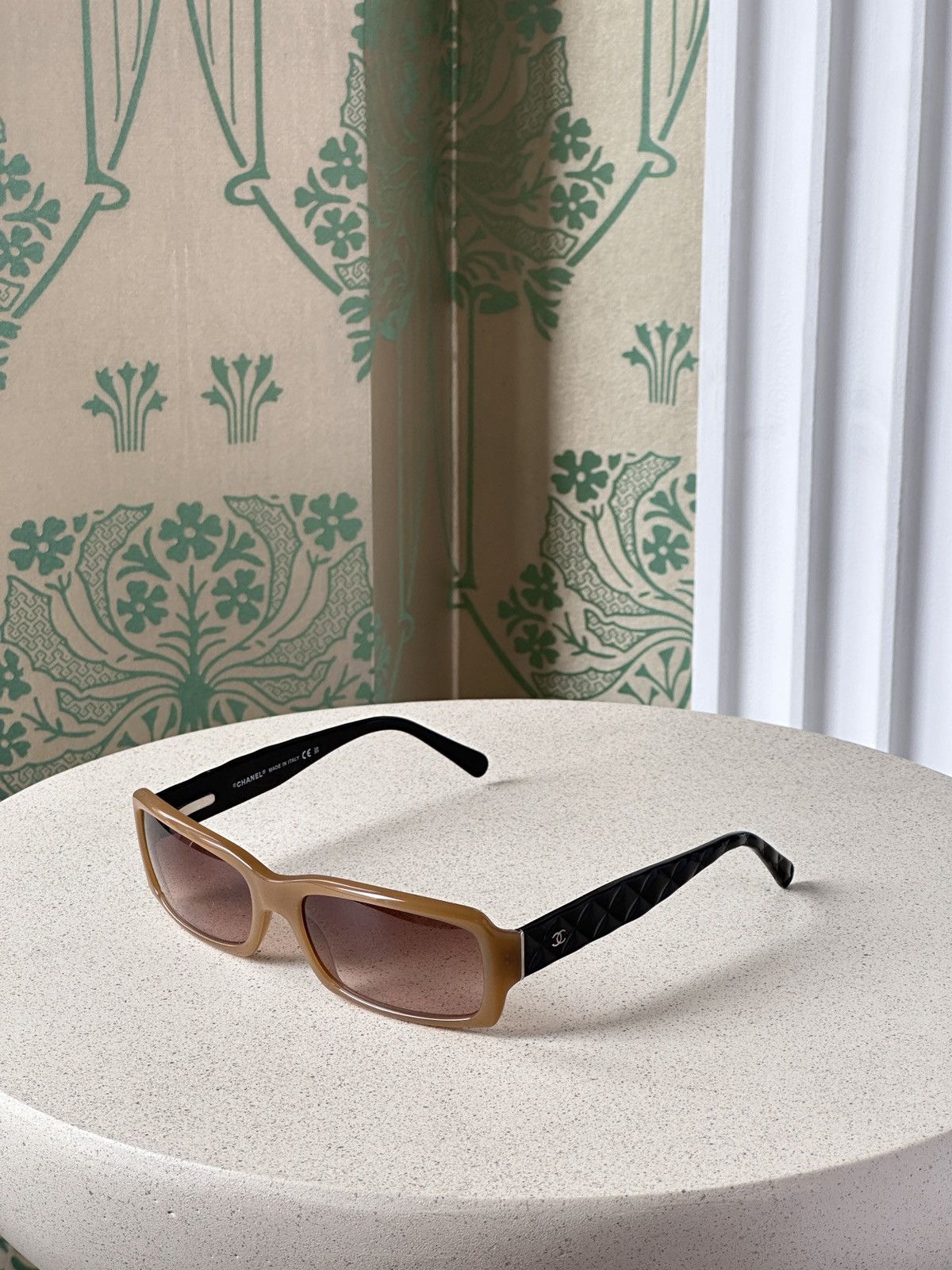 Chanel CHANEL CC Logo Black Beige Quilted Sunglasses 5125 Size ONE SIZE - 3 Thumbnail