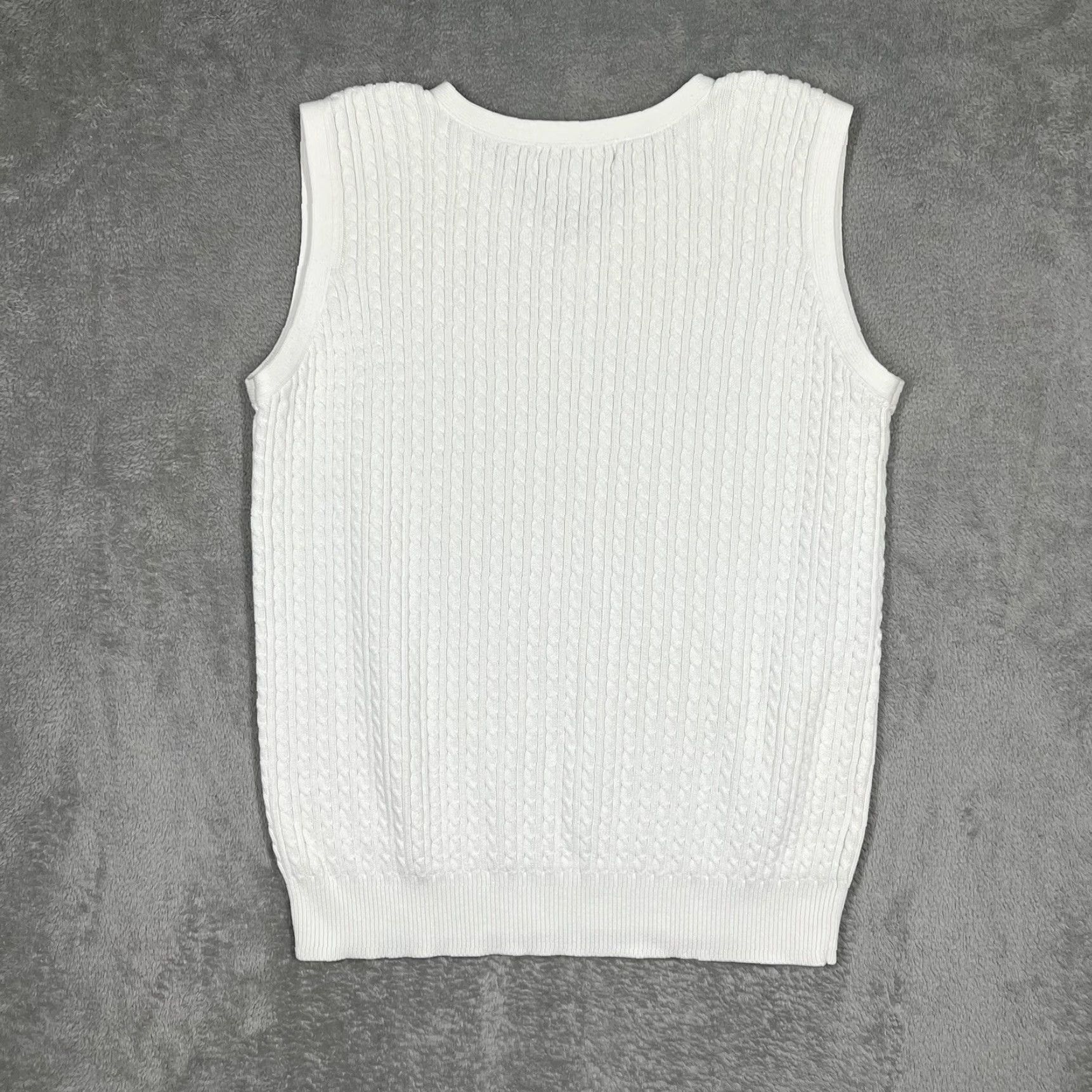 Nike Nike Women's Large Golf V-Neck Pullover Sweater Vest Sleeveless White EUC Size L / US 10 / IT 46 - 7 Thumbnail