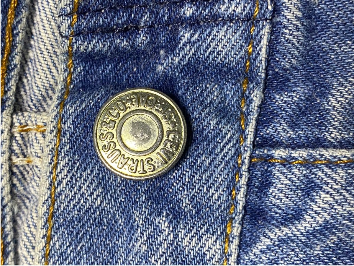 Levi's Vintage Levis 501 80s ButtonFly Distressed Loose Jeans Size US 32 / EU 48 - 9 Thumbnail