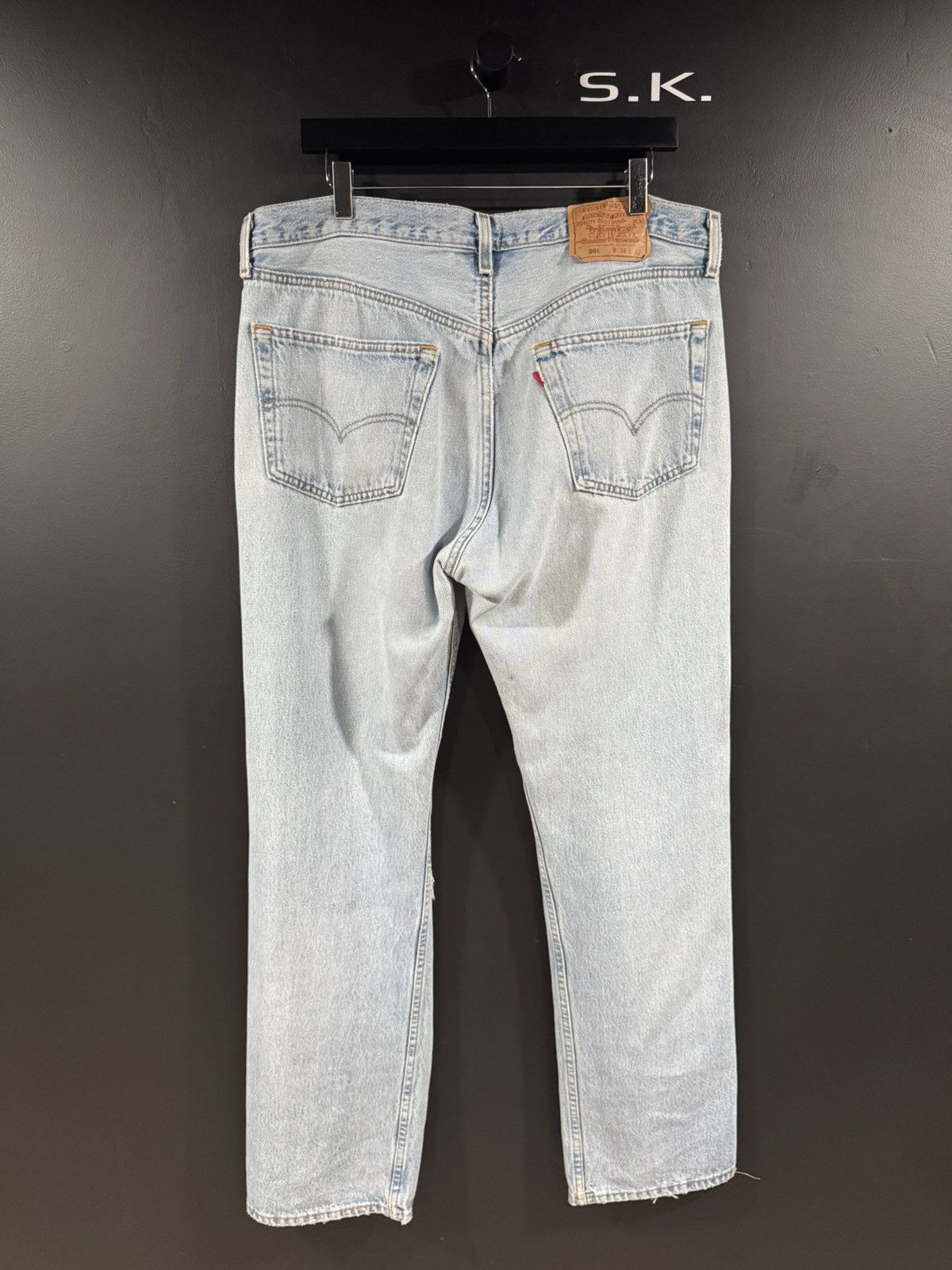 Levi's Vintage Clothing 1990s Vintage Levi’s Faded Distressed Knee Blow Out Jeans 38 Size US 38 / EU 54 - 6 Thumbnail