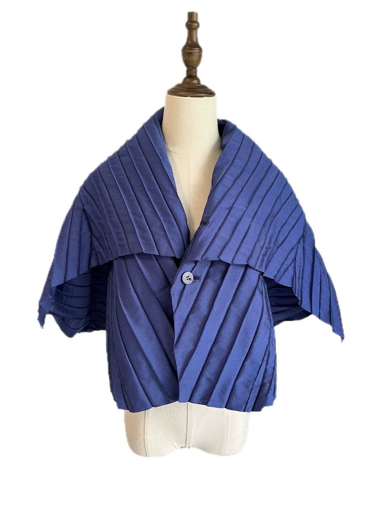 Issey Miyake Issey Miyake size:2 Blue mainline transformable coat Size XS / US 0-2 / IT 36-38 - 1 Thumbnail