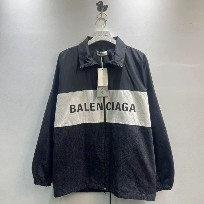 Balenciaga Balenciaga size 34 Monogrammed Logo Patchwork Denim Jacket Size US S / EU 44-46 / 1 - 1 Thumbnail