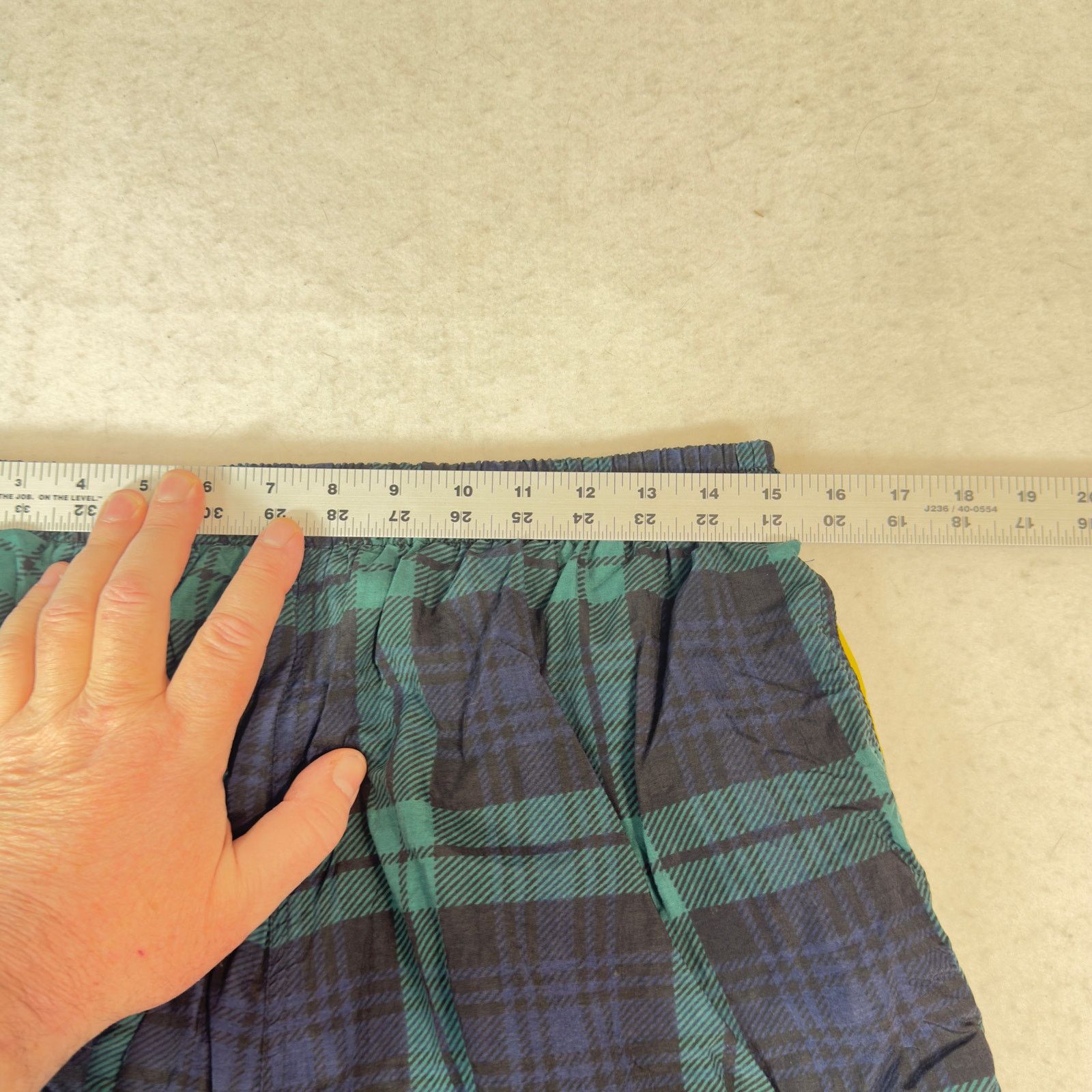 Catalina Catalina MenL Swim Trunks Green Plaid Lined Drawstring Waist Size US 40 / EU 56 - 10 Thumbnail