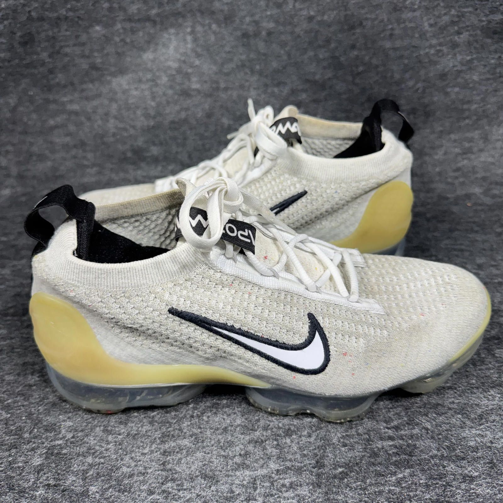 Nike Nike Shoes Kid's 6Y White Air Vapormax 2021 FK DB1550-100 Size US 6 / EU 39 - 2 Thumbnail