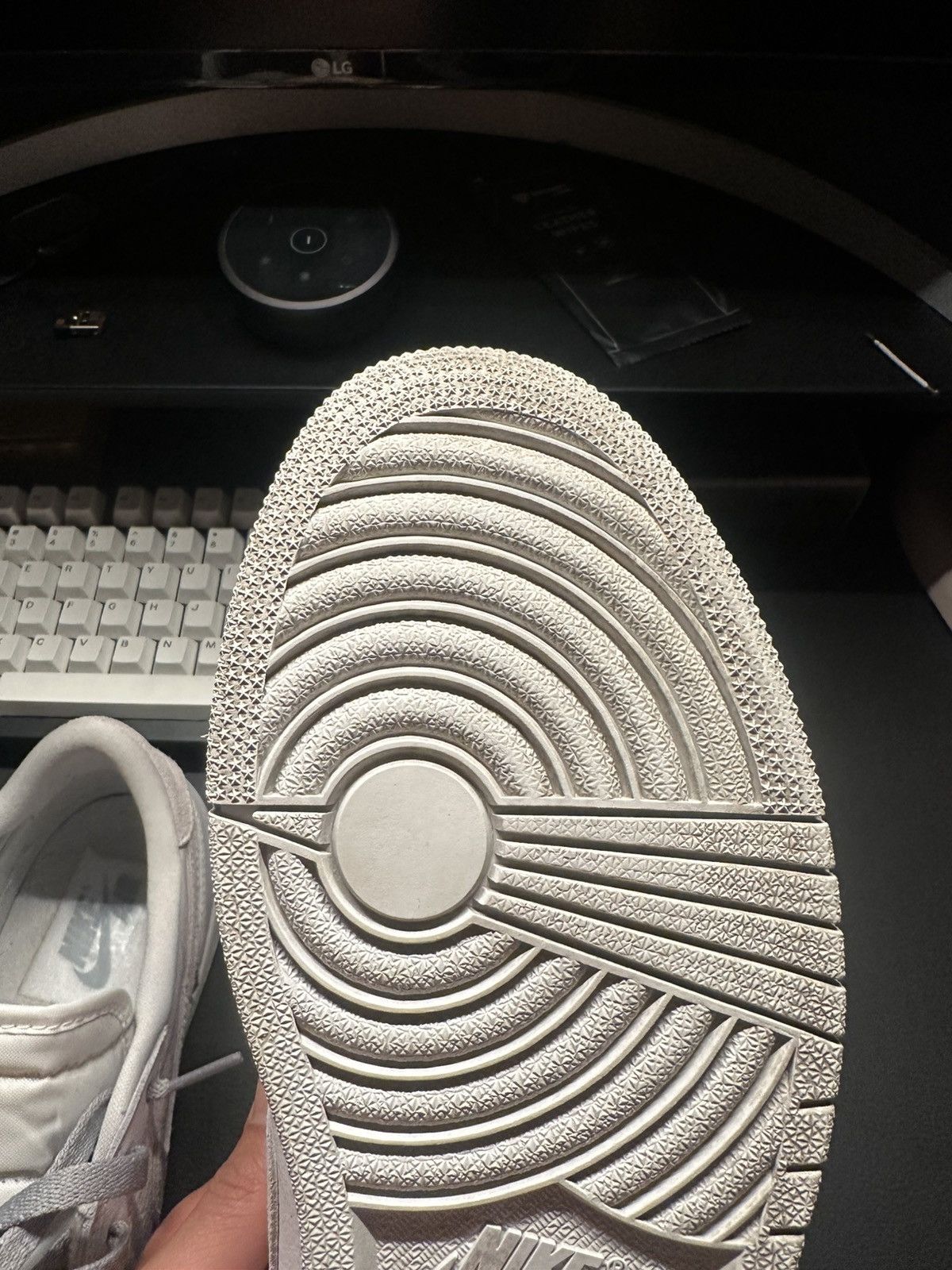 Jordan Brand × Nike Jordan 1 neutral grey 2021 Size US 11.5 / EU 44-45 - 9 Thumbnail