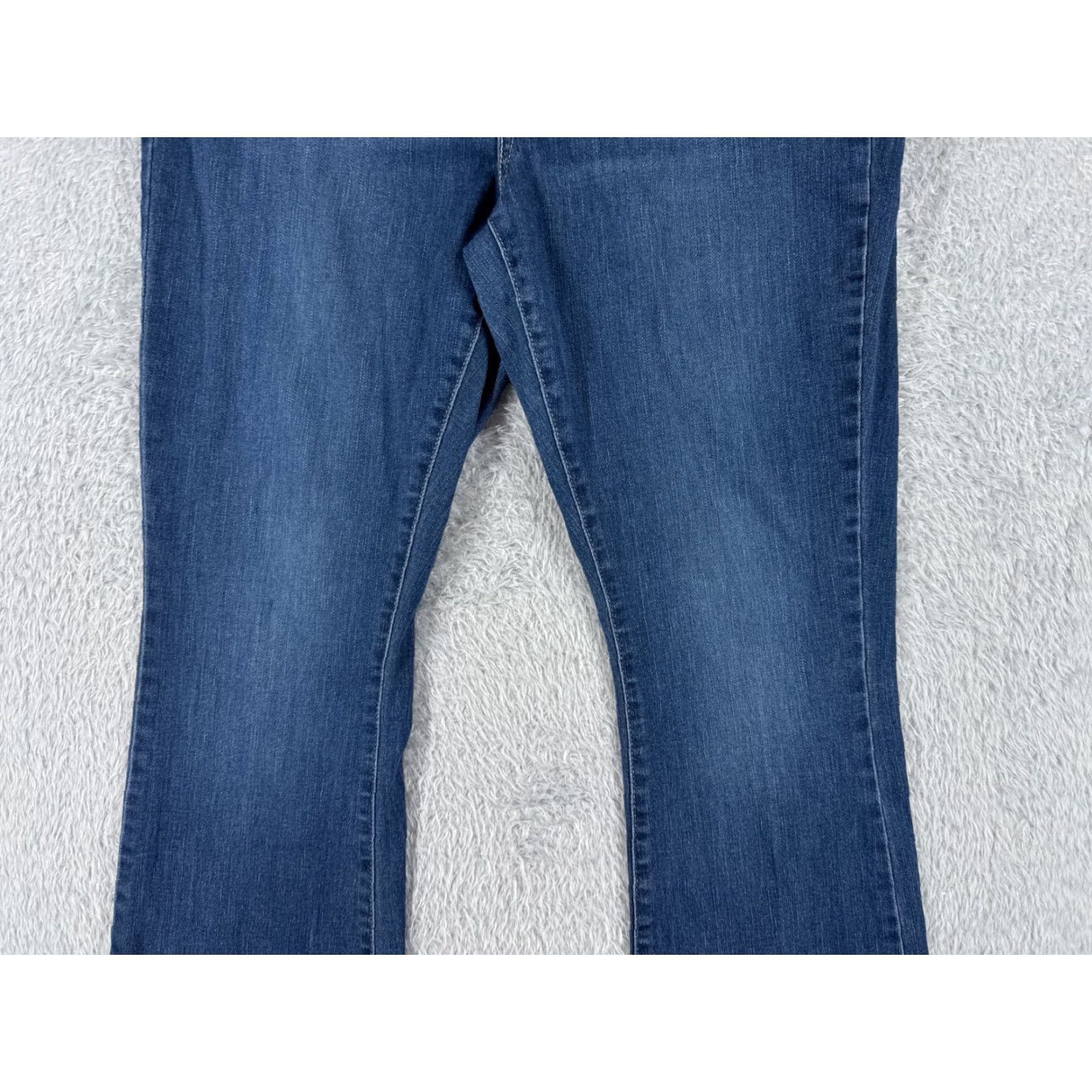 Levi's Levis Jeans Womens 32 Blue Denim Boot Cut Mid Rise Cotton Blend 31x28 Size 24" / US 00 / IT 34 - 3 Thumbnail
