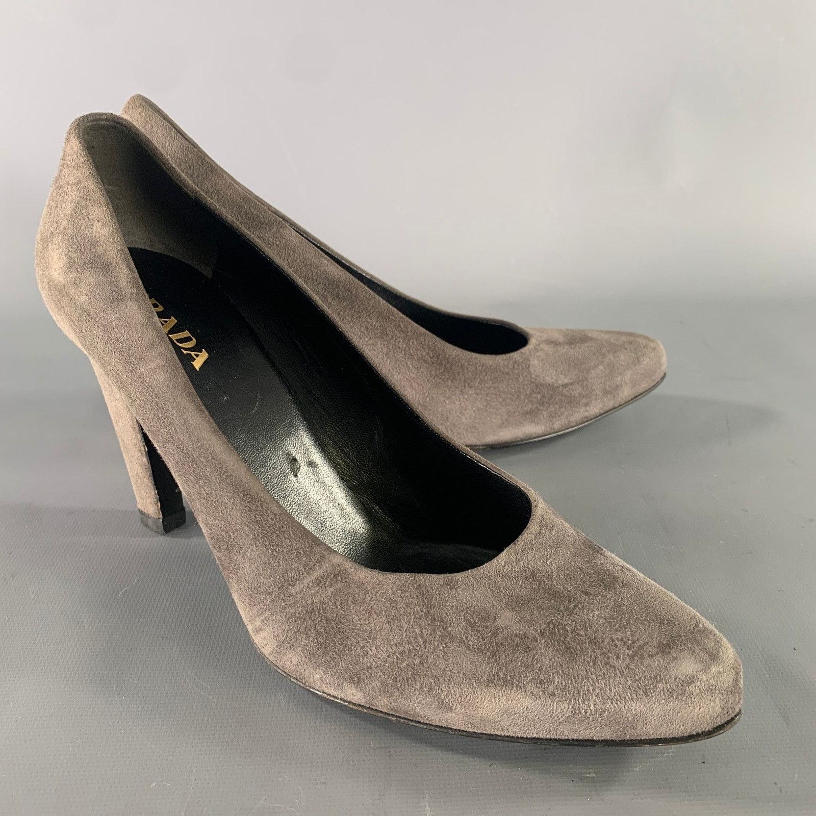 Prada PRADA Size 9.5 Grey Suede Solid Pointed Toe Pumps Size US 9.5 / IT 39.5 - 1 Thumbnail