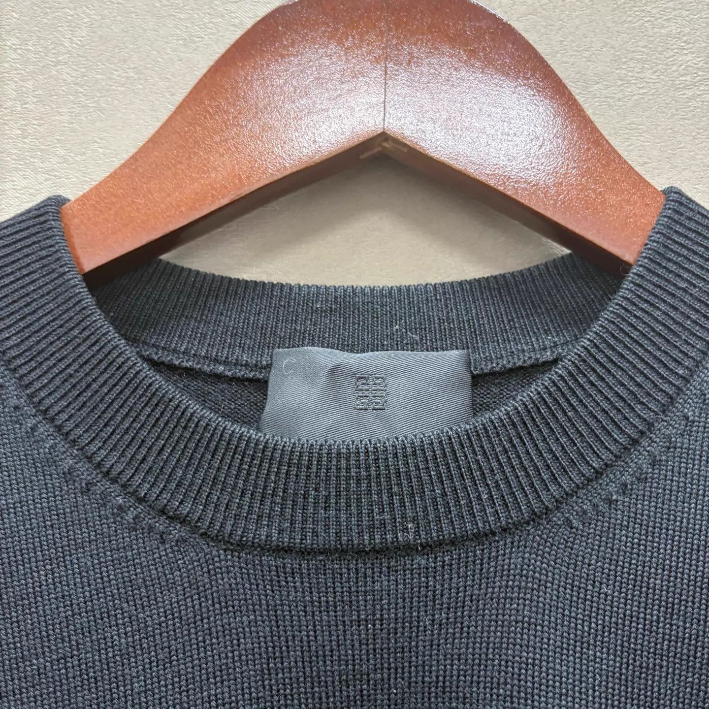 Givenchy GIVENCHY mini logo black knit sweater XS Size XS / US 0-2 / IT 36-38 - 3 Thumbnail
