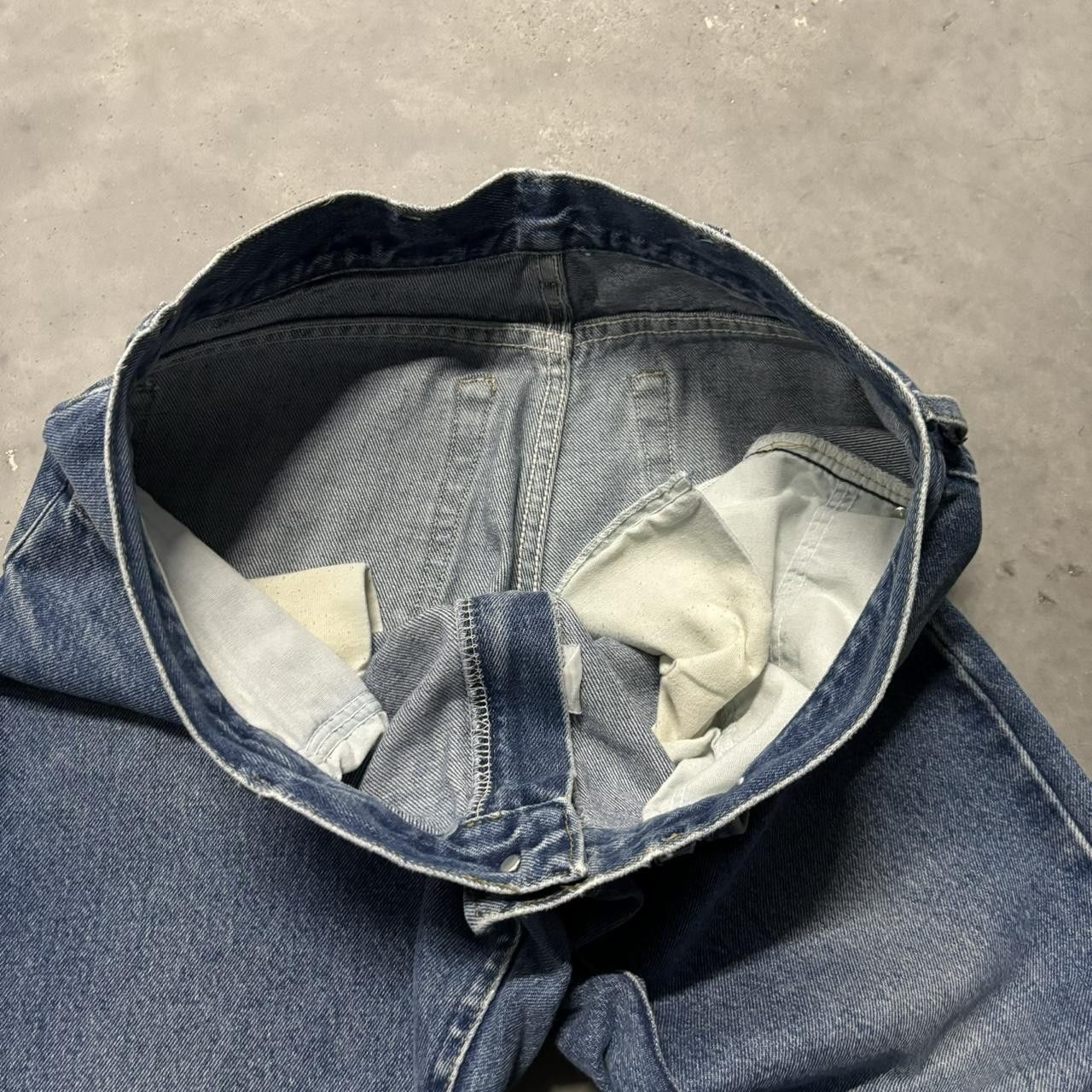 Japanese Brand × Vintage Crazy Vintage Y2K/2000s Grunge Medium Wash Essential Denim Jeans! Size US 34 / EU 50 - 8 Thumbnail
