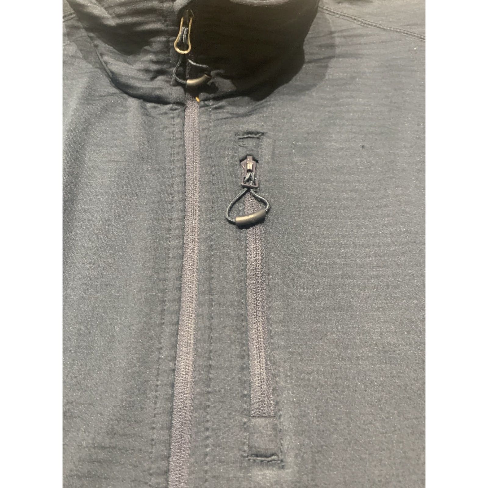 Orvis Orvis Vest Pockets Full Zip Blue Polyester L Large Men's Regular Stand-Up Collar Style Features: Pockets Jacket/Coat Length Mid-Length Zipper Closure Size US L / EU 52-54 / 3 - 4 Thumbnail