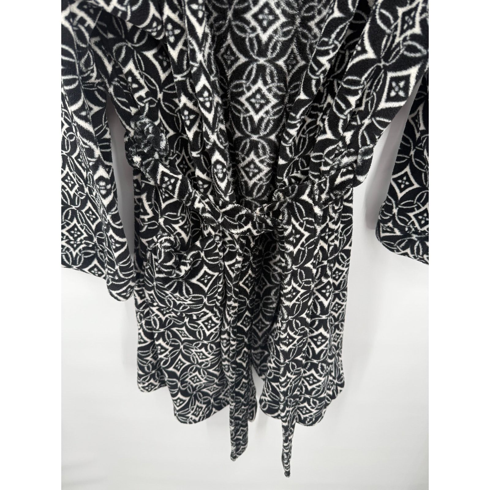 Vera Bradley Vera Bradley Womens Fleece Robe Geometric Pattern Size S/M Size ONE SIZE - 3 Thumbnail