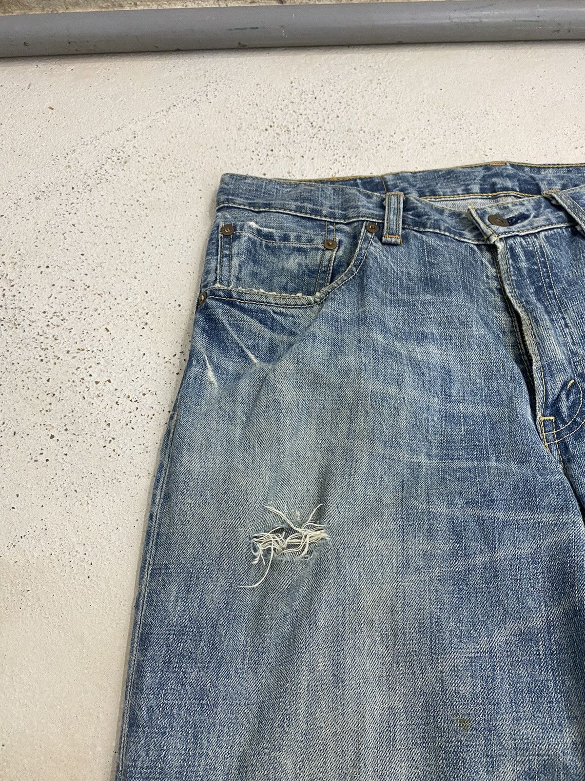 Japanese Brand × Levi's Levis 502 Denim Straight Cut Loose Fit Distressed Size US 32 / EU 48 - 6 Thumbnail