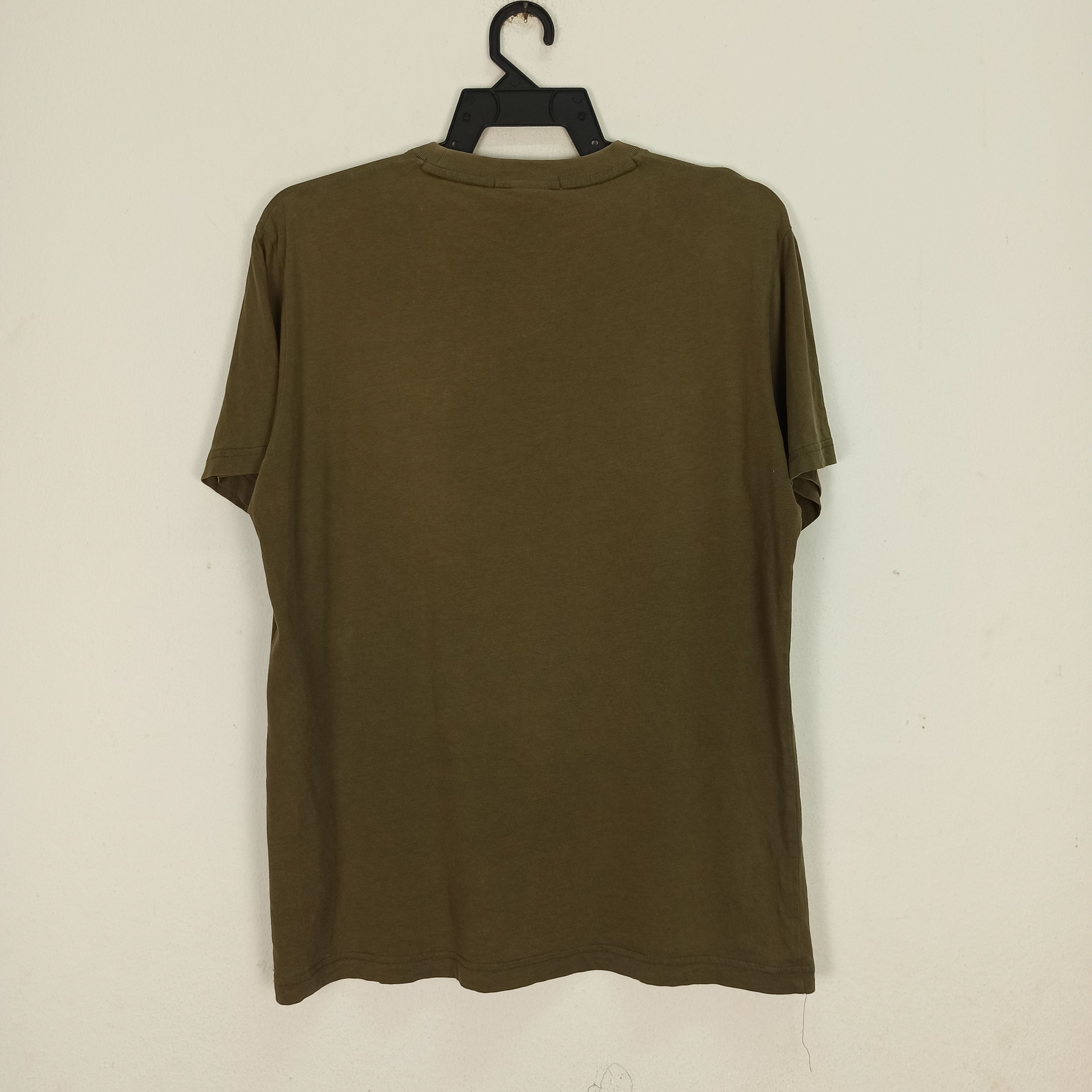Playstation Rare Metal Gear Solid Video Game by Uniqlo Tshirt Size US M / EU 48-50 / 2 - 4 Thumbnail