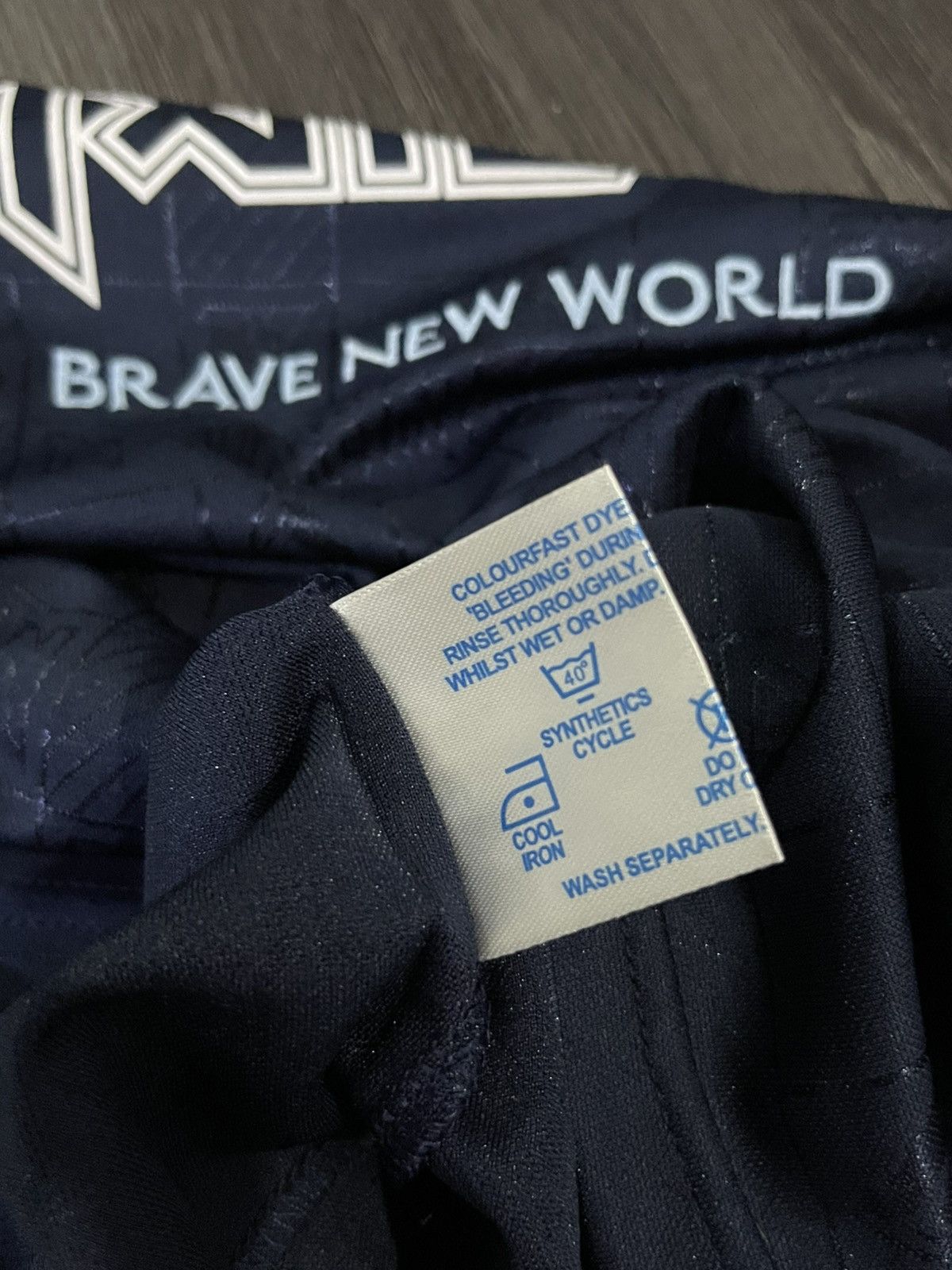 Band Tees Vintage y2k Iron Maiden band Jersey West Ham Brave New World Size US M / EU 48-50 / 2 - 9 Thumbnail