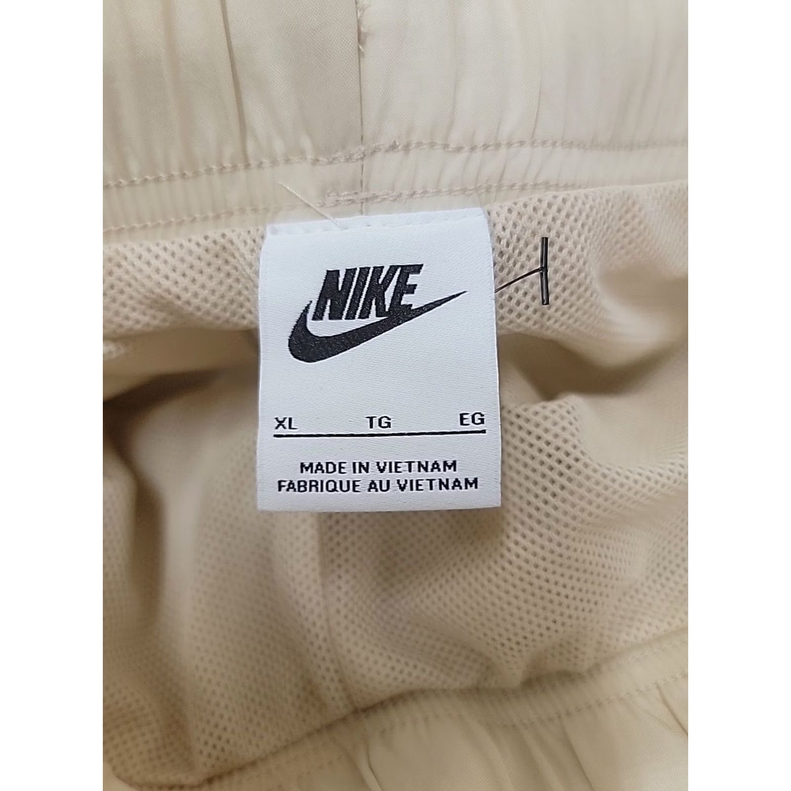 Nike Nike Women's Icon Clash Woven Shorts NWT Beige 100% Nylon L Regular Gym Training Activewear Shorts Sports Weekend Mens? Size 36" / US 14 / IT 50 - 4 Thumbnail