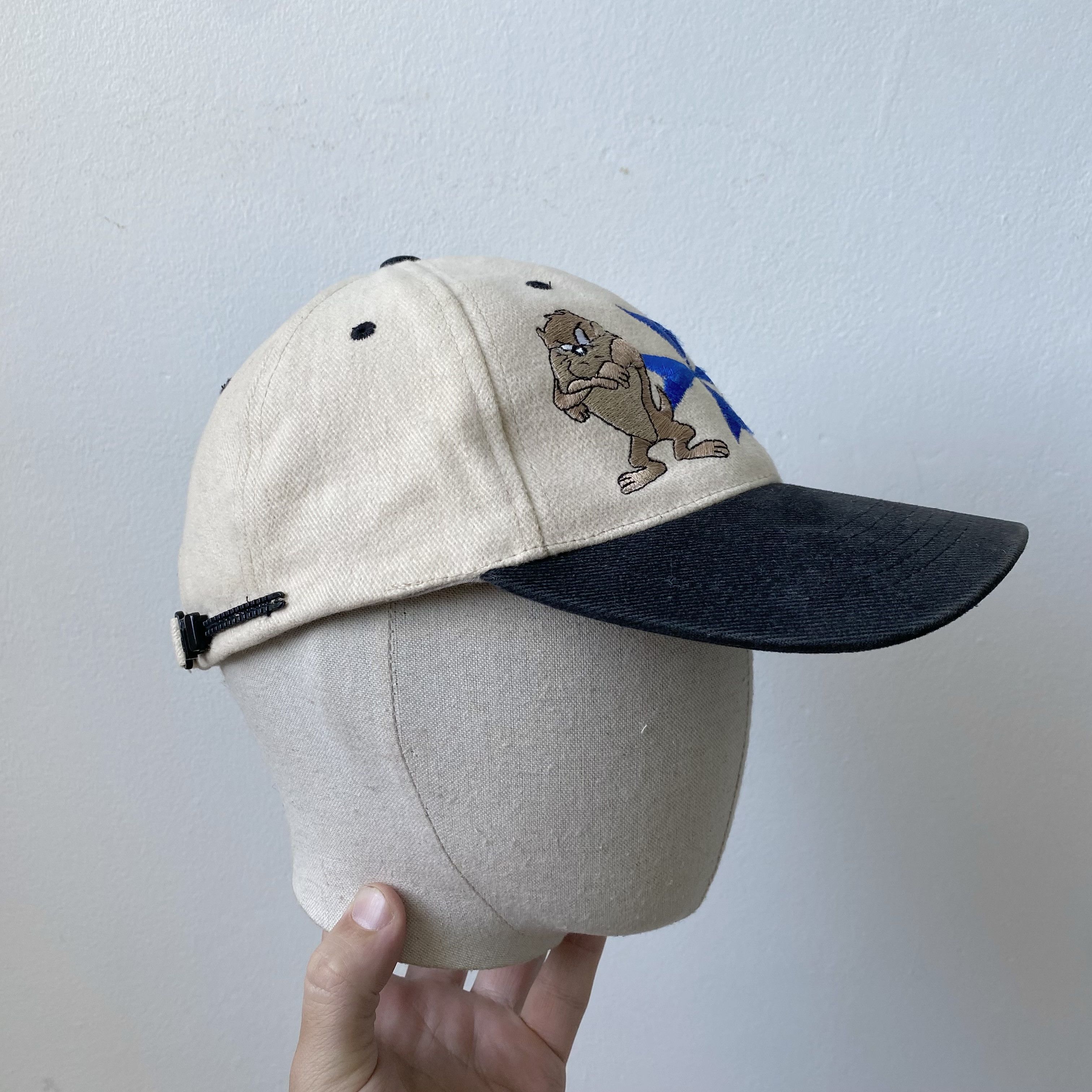 Warner Bros Vintage 90s Looney Tunes Cap Malta Taz Tweeety Disney Size ONE SIZE - 1 Thumbnail