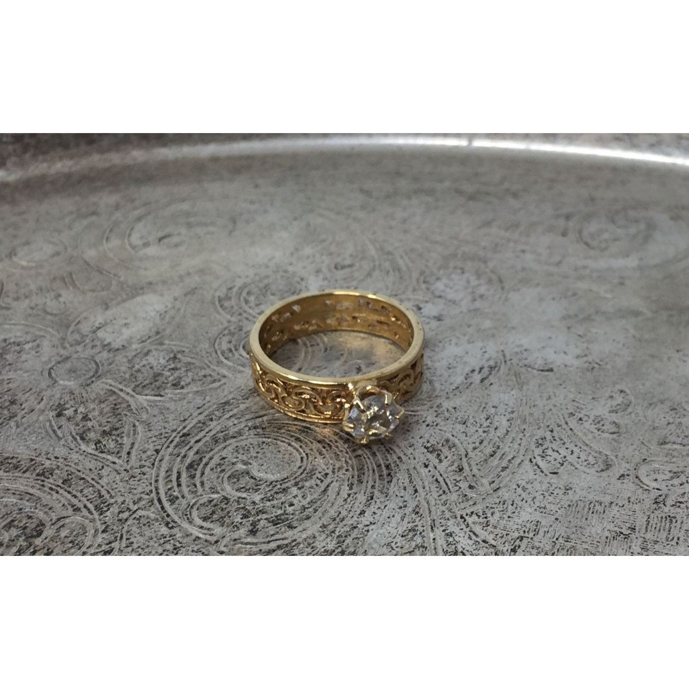 Other Women's Beautiful Gold Tone Ring (Size 7.5) Size ONE SIZE - 1 Thumbnail