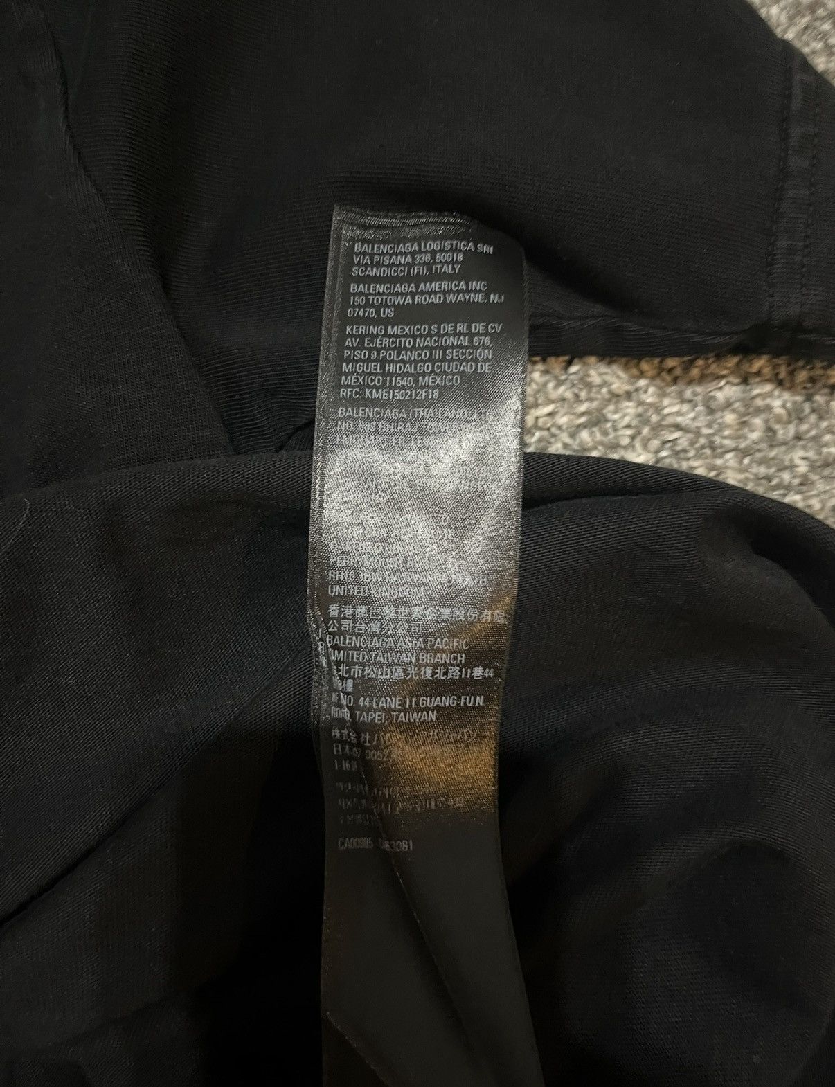Balenciaga Balenciaga Be Different T-shirt Size US M / EU 48-50 / 2 - 6 Thumbnail