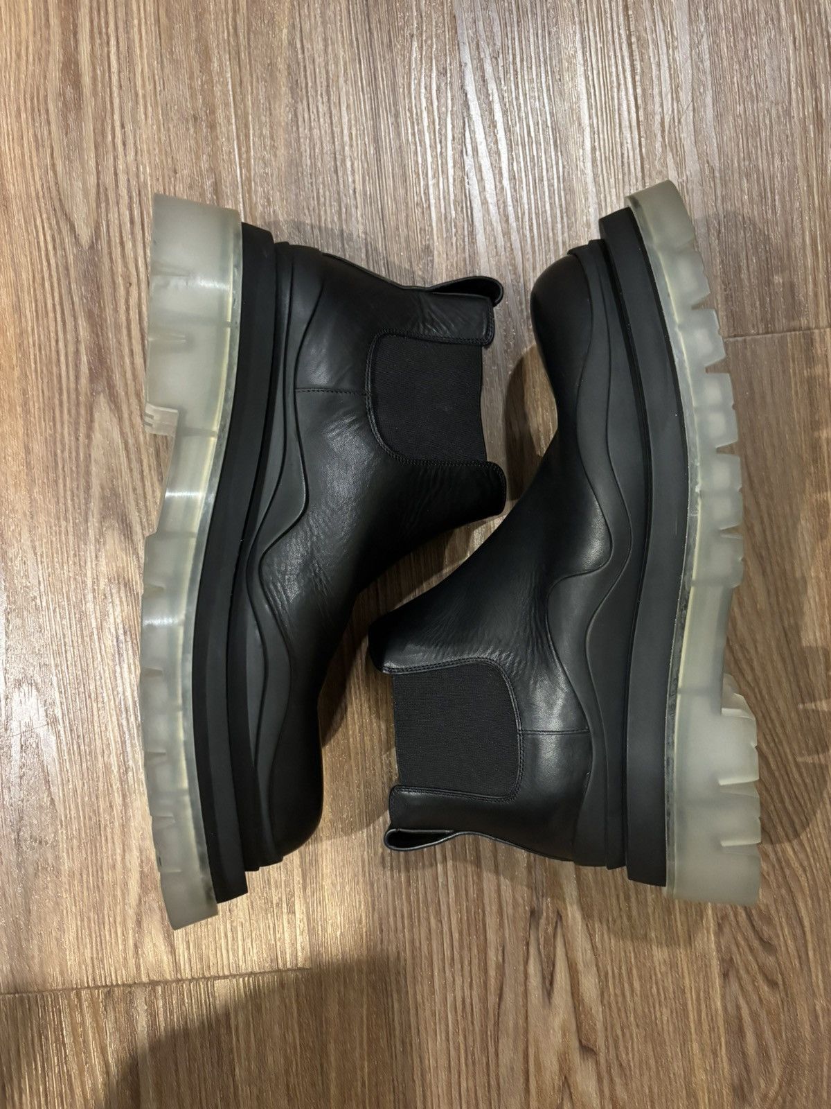 Bottega Veneta Bottega Veneta Tire Chelsea Boot Size US 10.5 / EU 43-44 - 2 Thumbnail