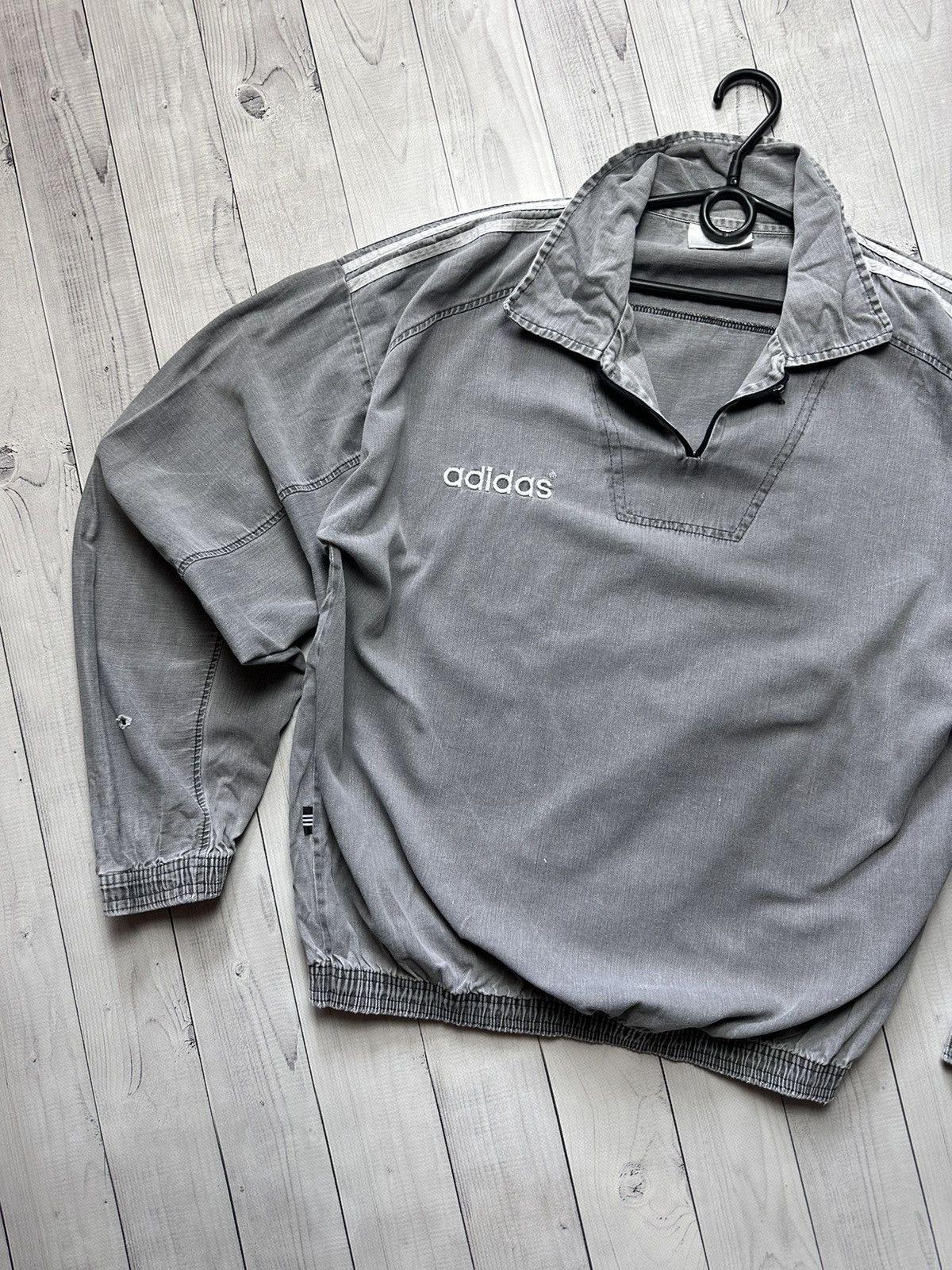 Adidas × Vintage Vintage Grey adidas jersey shirt size M rare Made in UK Size US M / EU 48-50 / 2 - 2 Thumbnail