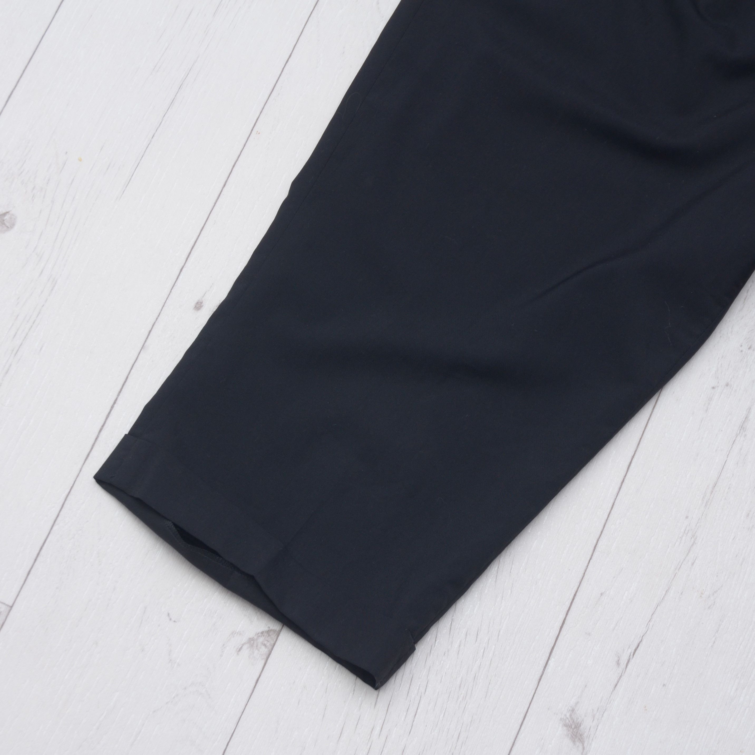 Jil Sander × Vintage Vintahe Jil Sander Black Short Pants Size 40 Wool Italy Size 27" / US 4 / IT 40 - 4 Thumbnail