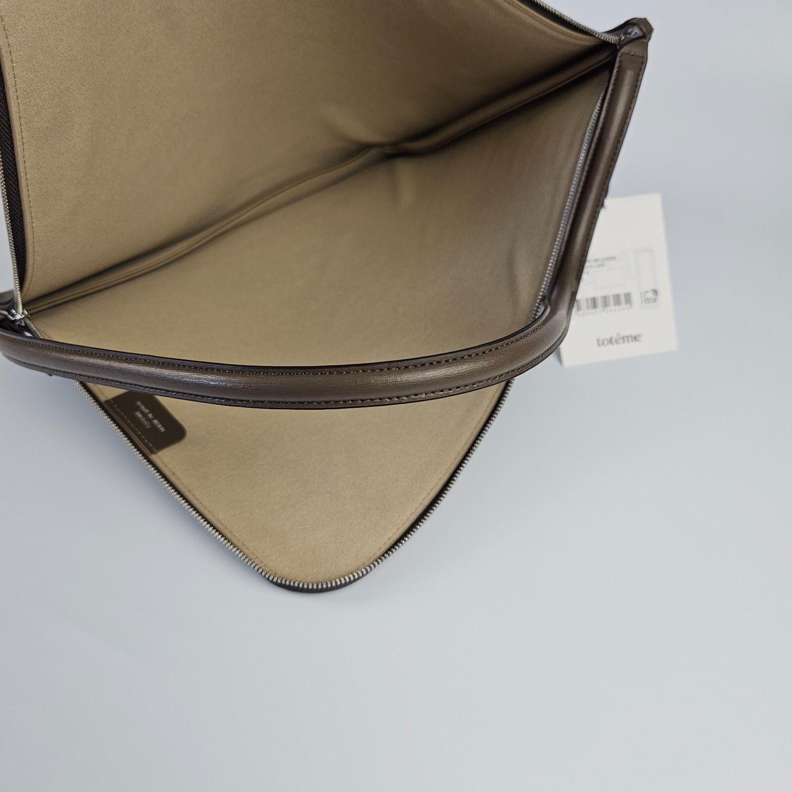 Toteme TOTEME $590 Ash Slim Tote Bag New And Authentic Size ONE SIZE - 8 Thumbnail