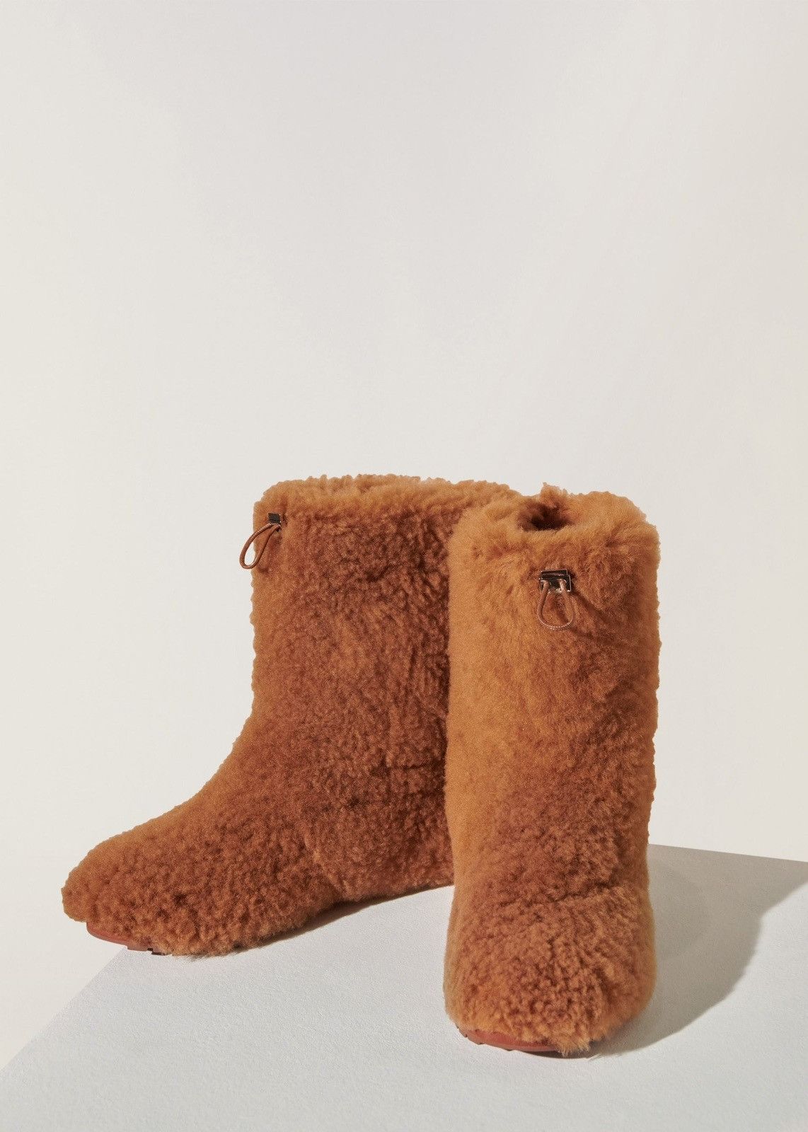 o1loc1c0224 Shearling Ankle Boots in Brown