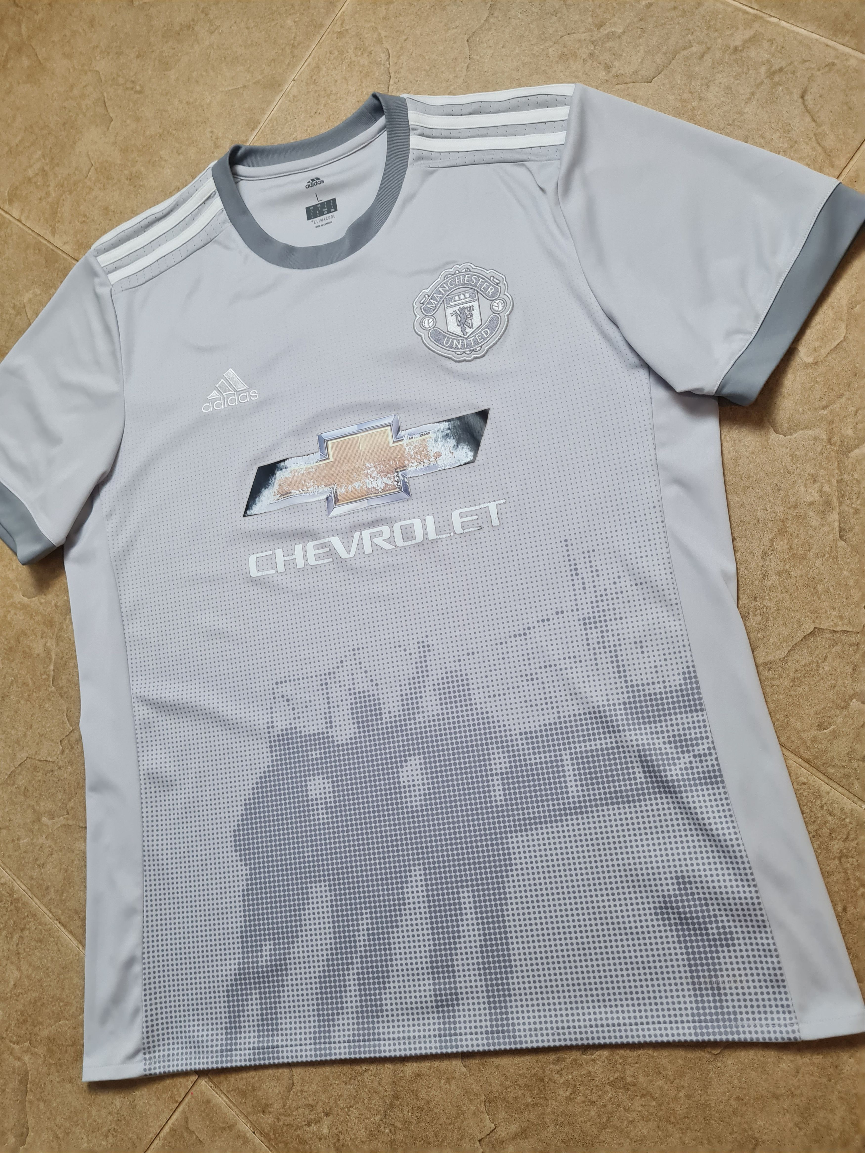 Adidas MANCHESTER UNITED 2017/2018 THIRD FOOTBALL ADIDAS AZ7565 Size US L / EU 52-54 / 3 - 3 Thumbnail