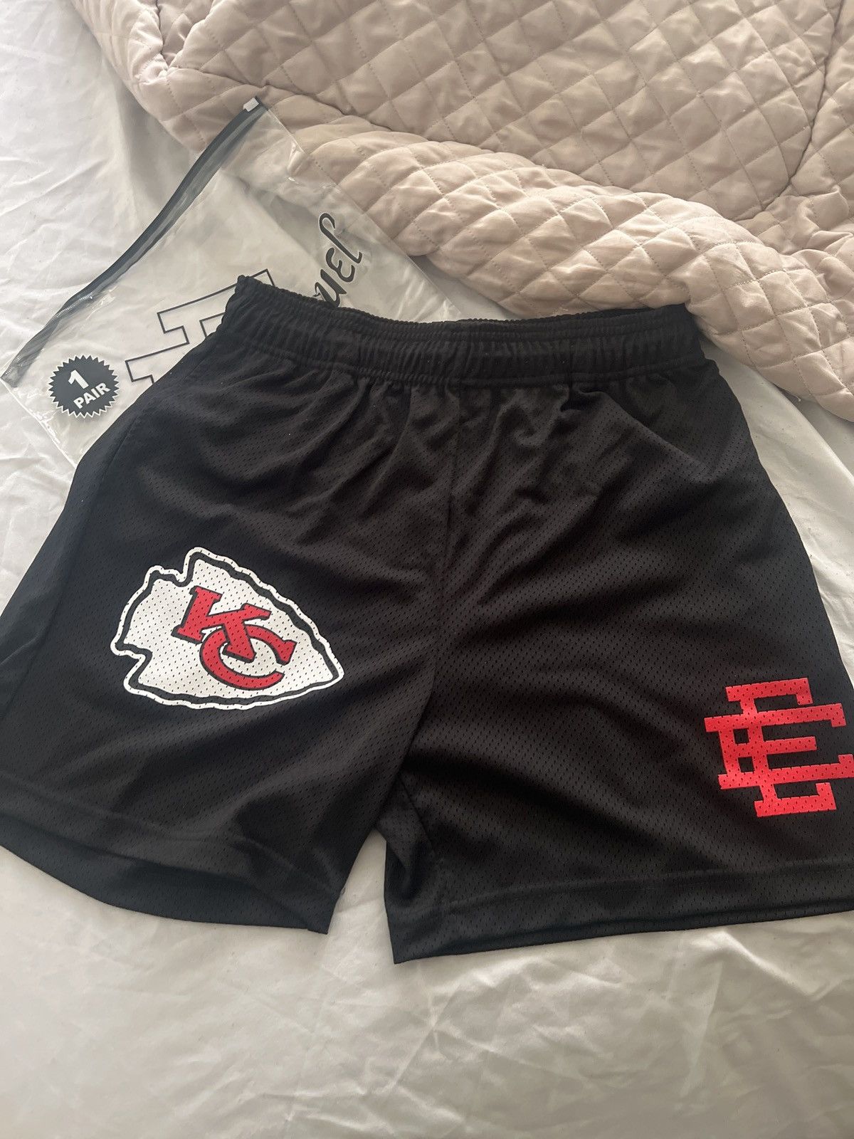 Eric Emanuel Kansas City Chefs EE Shorts Size US 34 / EU 50 - 4 Thumbnail