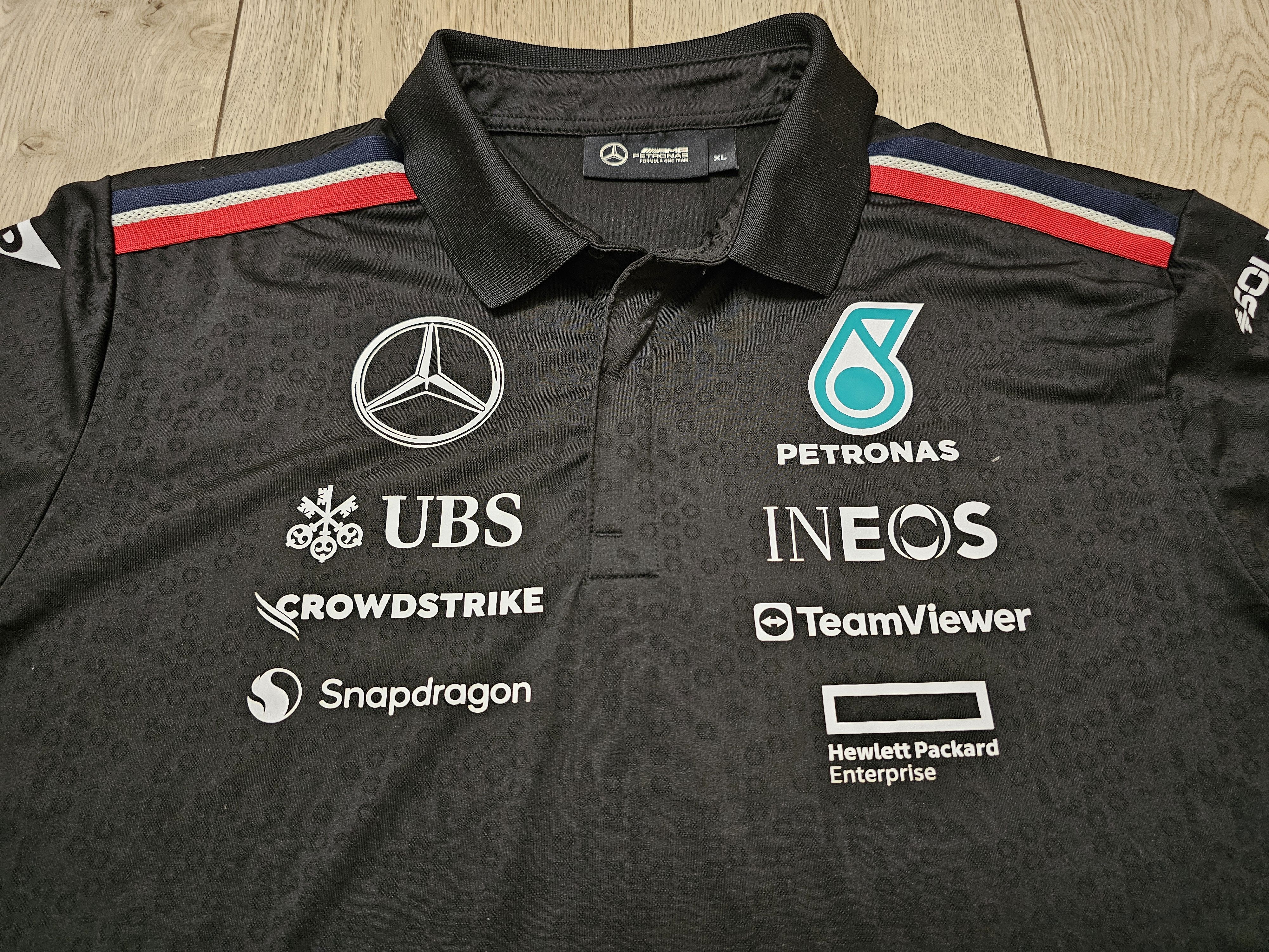 Formula 1 MERCEDES AMG PETRONAS FORMULA 1 TEAM SHIRT POLO 2024 Size US XL / EU 56 / 4 - 3 Thumbnail