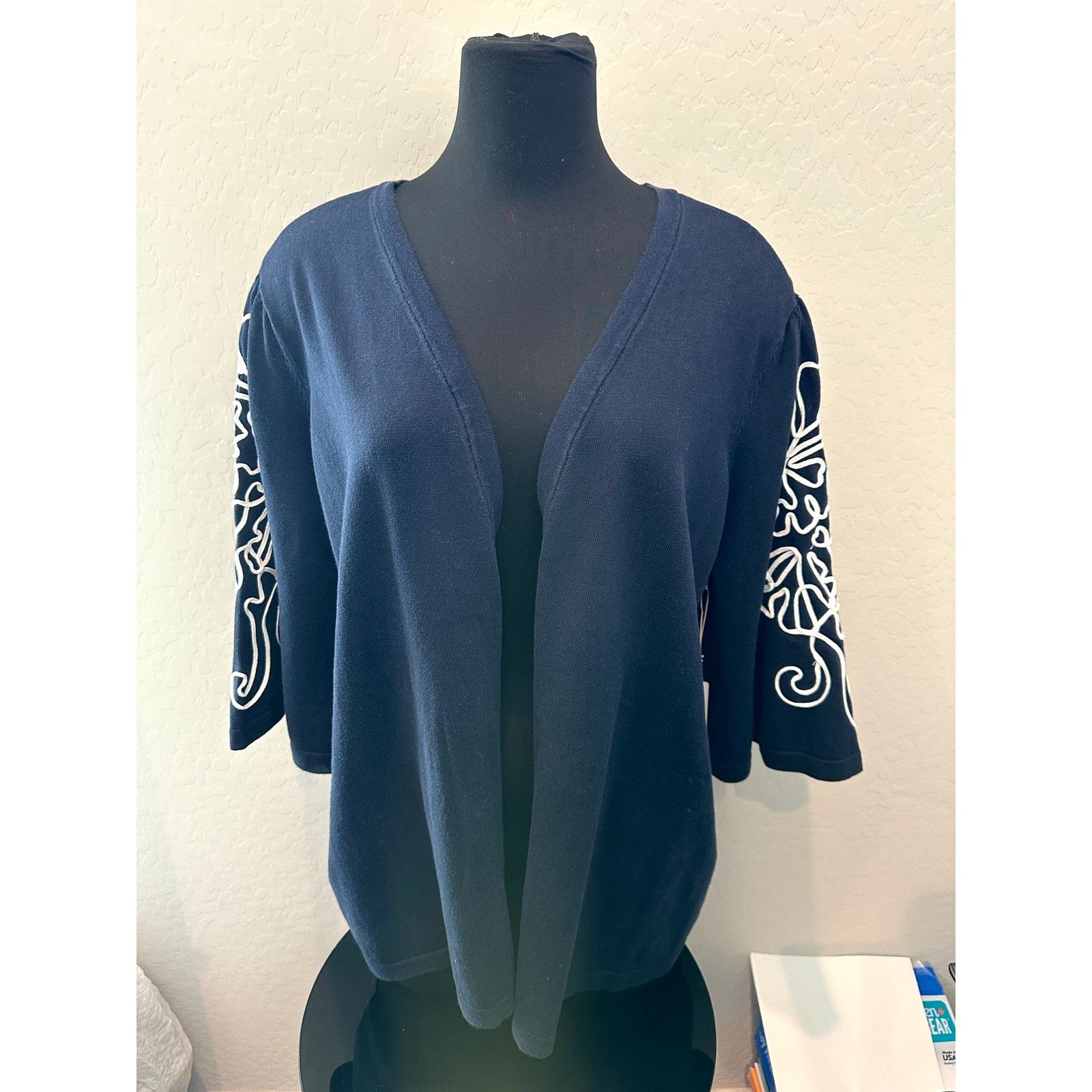 Chicos CHICOS | Navy White Embroidered Sleeve Open Sweater Cardigan Size XXL / US 16-18 / IT 52-54 - 3 Thumbnail