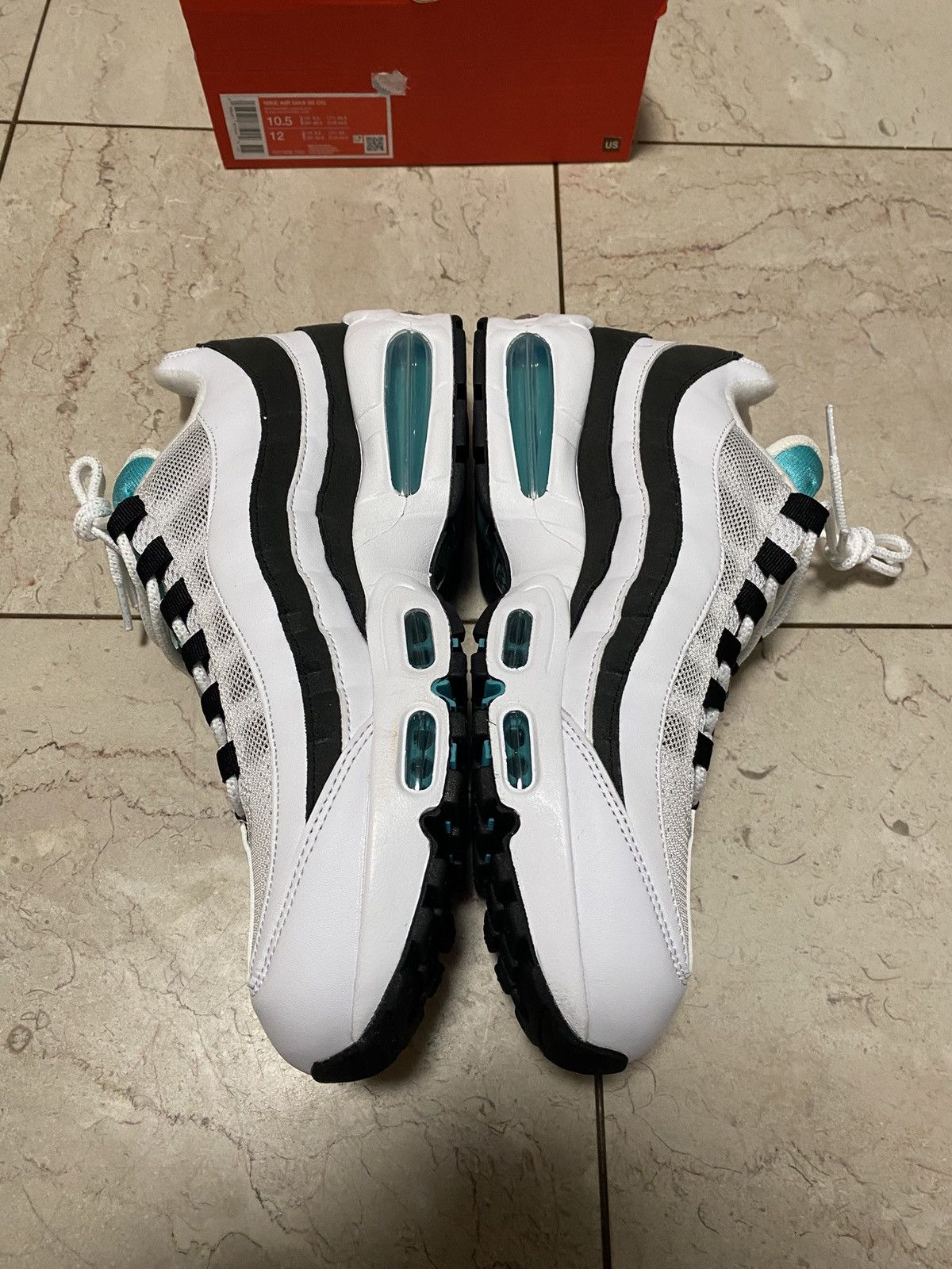 Nike Nike Air Max 95 OG Big Bubble Black Border size 10.5 US MEN Size US 10.5 / EU 43-44 - 5 Thumbnail