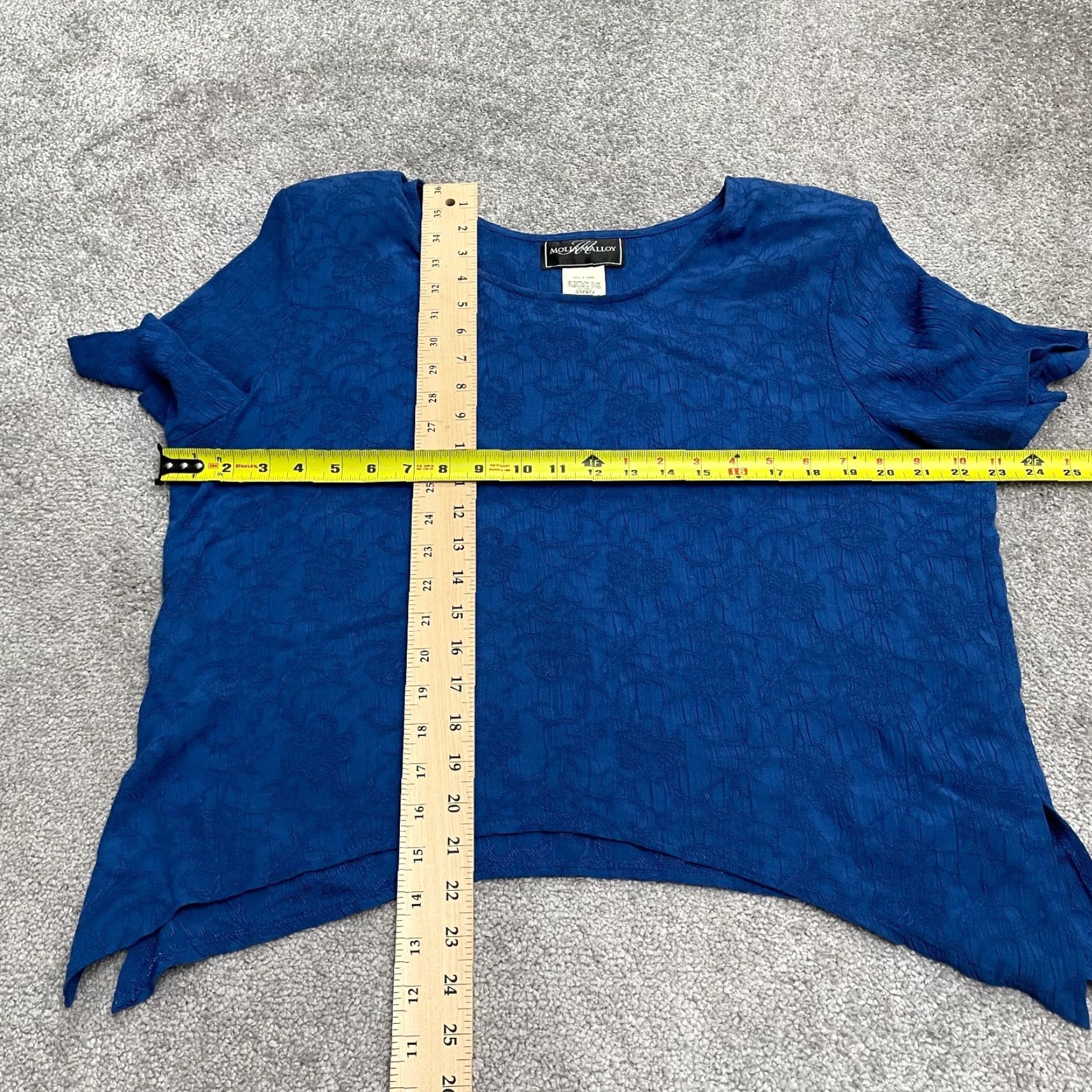 Vintage Molly Malloy Vintage Blouse Womens 14 Royal Blue Textured Round Neck Padded Top Shirt Adult Medium Blue Classic Slit Short Sleeve Knit Rayon Size XL / US 12-14 / IT 48-50 - 6 Thumbnail
