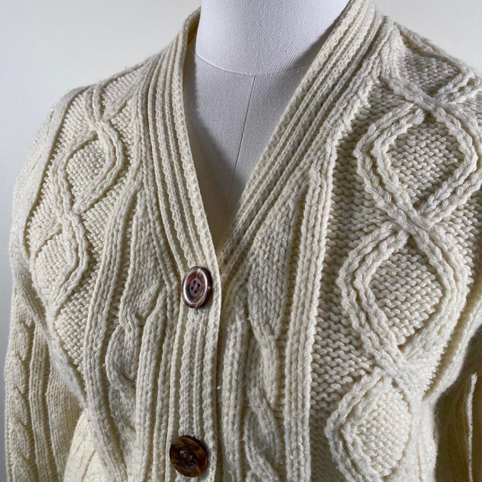 Other Cream vintage 1970s acrylic cardigan Size M / US 6-8 / IT 42-44 - 3 Thumbnail
