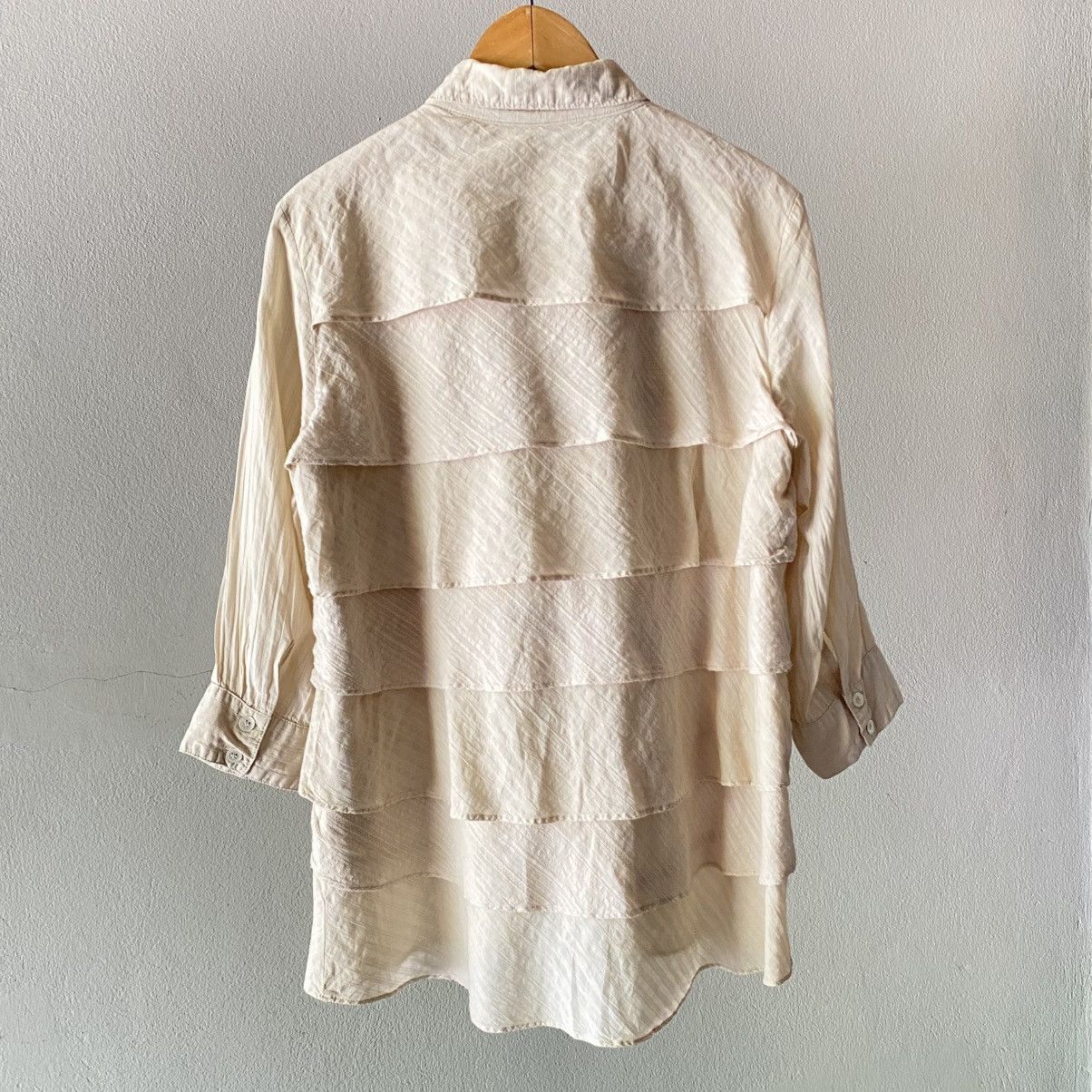 Designer × Japanese Brand A.T Ivory Tiered Ruffle Blouse Size L / US 10 / IT 46 - 4 Thumbnail