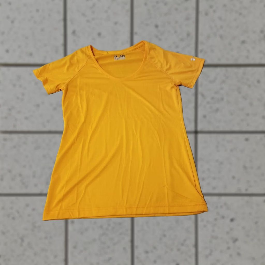 Under Armour Womens Under Armour Shirt M Medium Yellow Athletic Gym Workout T-Shirt Womens M Yellow Under Armour Shirt Size M / US 6-8 / IT 42-44 - 1 Thumbnail
