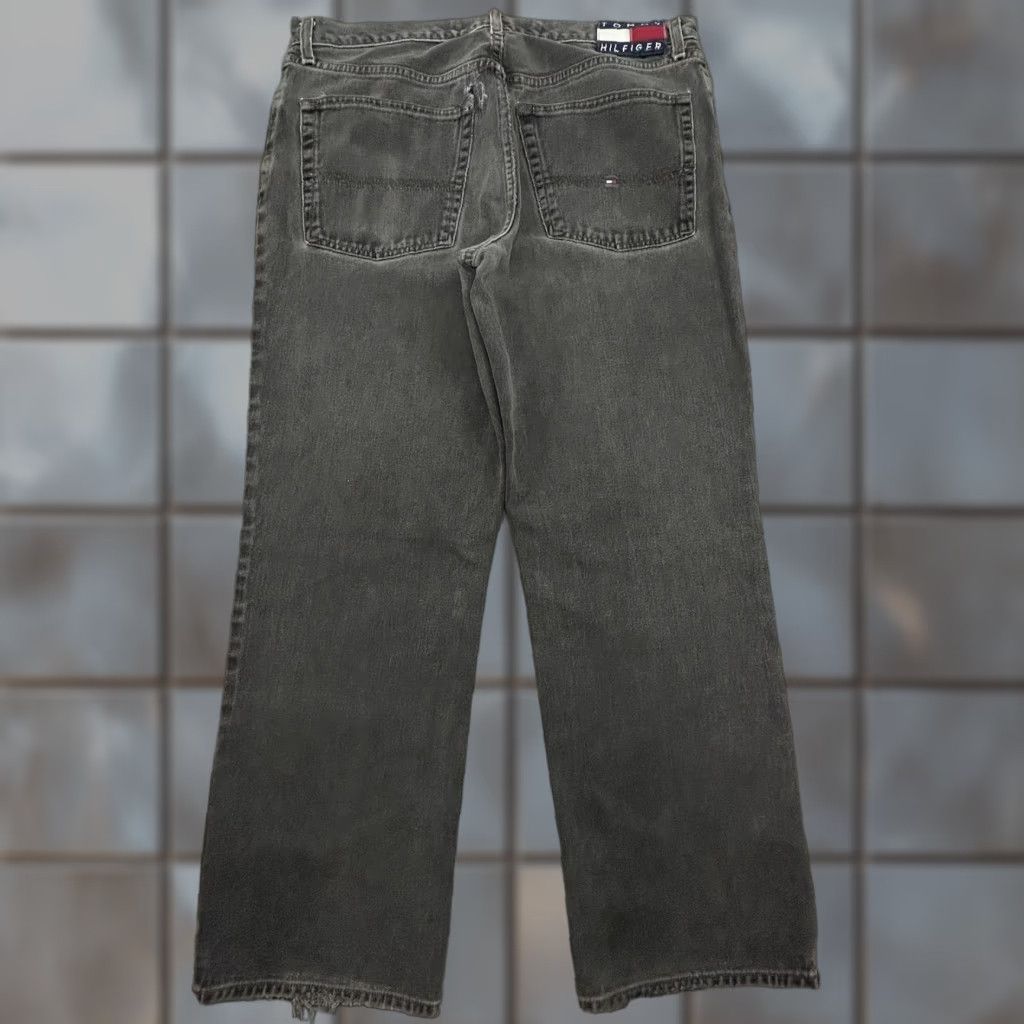 Tommy Hilfiger VINTAGE Tommy Hilfiger Jeans 36x29 Denim Gray Straight Leg Men 90s Y2K Distressed Cotton Charcoal Wash 5-Pocket Regular Zip Fly Mens Size US 36 / EU 52 - 1 Thumbnail