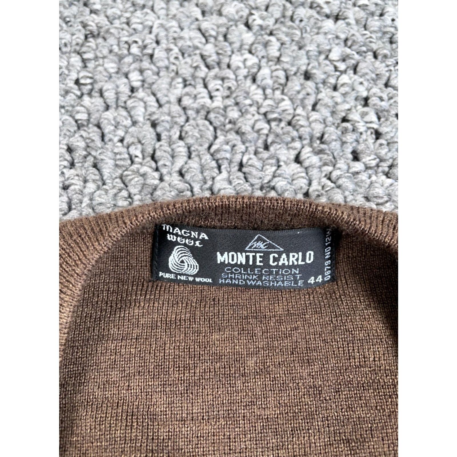 Vintage VINTAGE Monte Carlo Wool V-Neck Sweater Vest Men Adult Large 44 Brown Lightweight Knit 80s 90s Preppy Retro Vest Mens Size US L / EU 52-54 / 3 - 3 Thumbnail