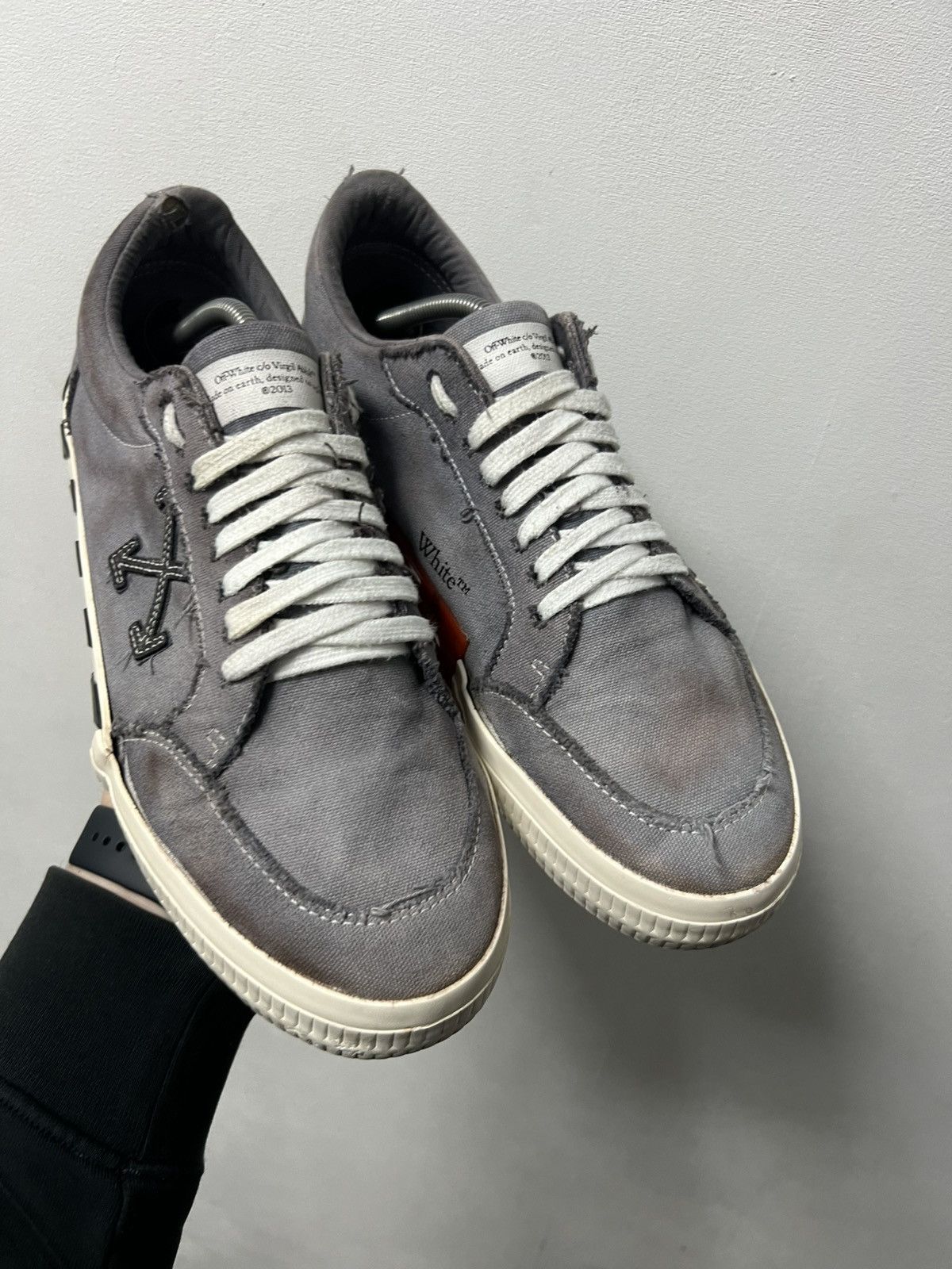 Off-White Off-White Vulcanized Suede Luxury Gray Sneakers EU43 Shoes Size US 10 / EU 43 - 3 Thumbnail