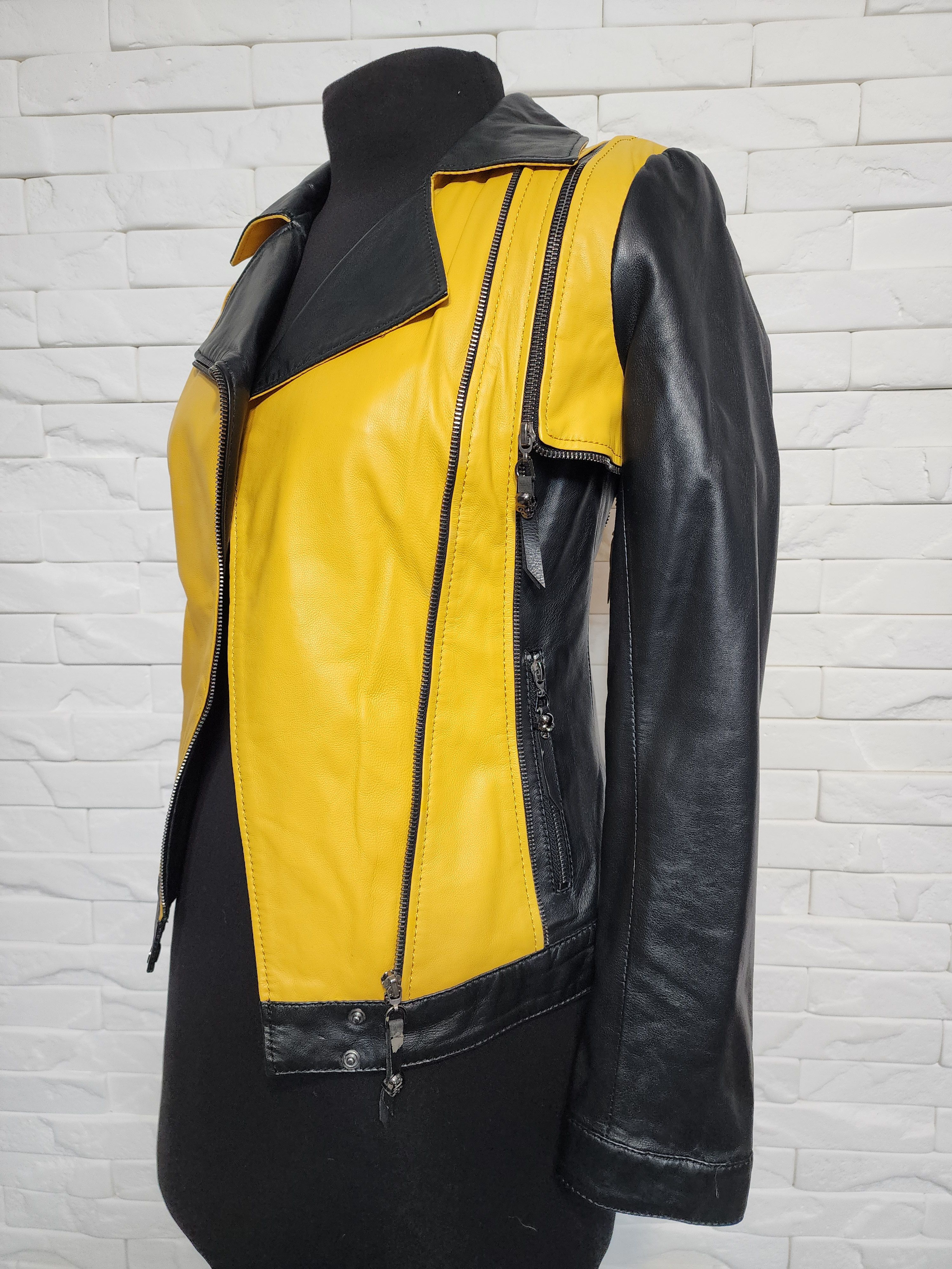 Uniqlo Yellow and Black Leather Jacket: Women's Sport Coat Size S / US 4 / IT 40 - 2 Thumbnail