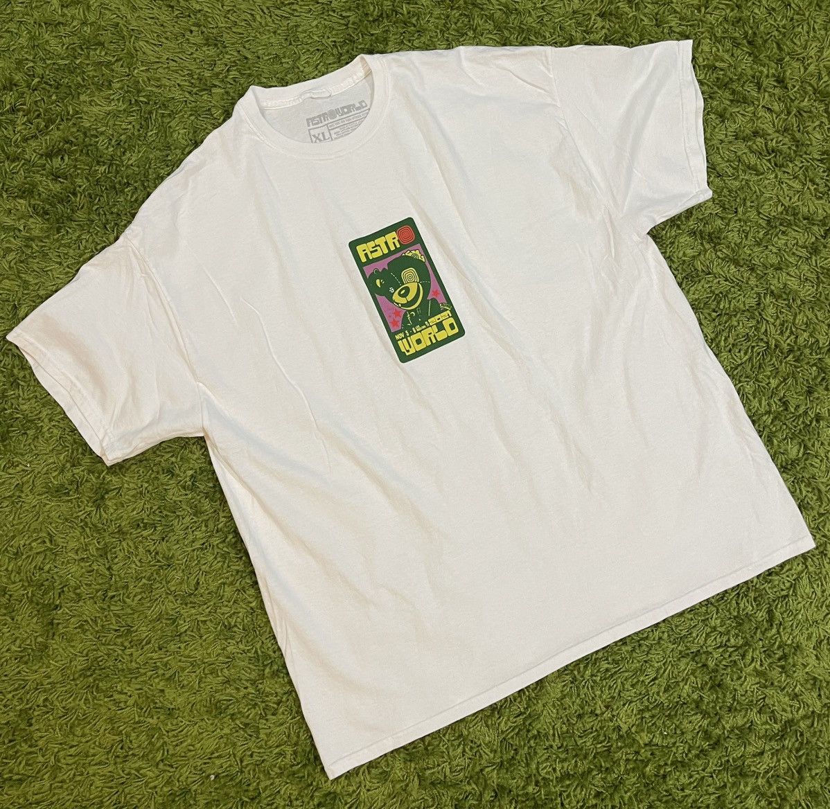 Travis Scott Astroworld White Travis Scott Scare Bear 2021 Tour Size 2XL Size US XXL / EU 58 / 5 - 1 Thumbnail