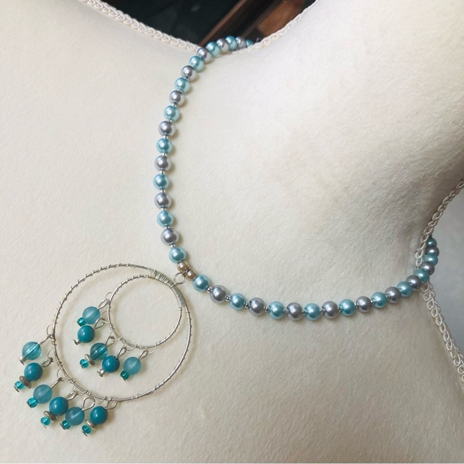 Handmade Handcrafted repurpose hand wired medallion Pearl necklace Size ONE SIZE - 1 Thumbnail