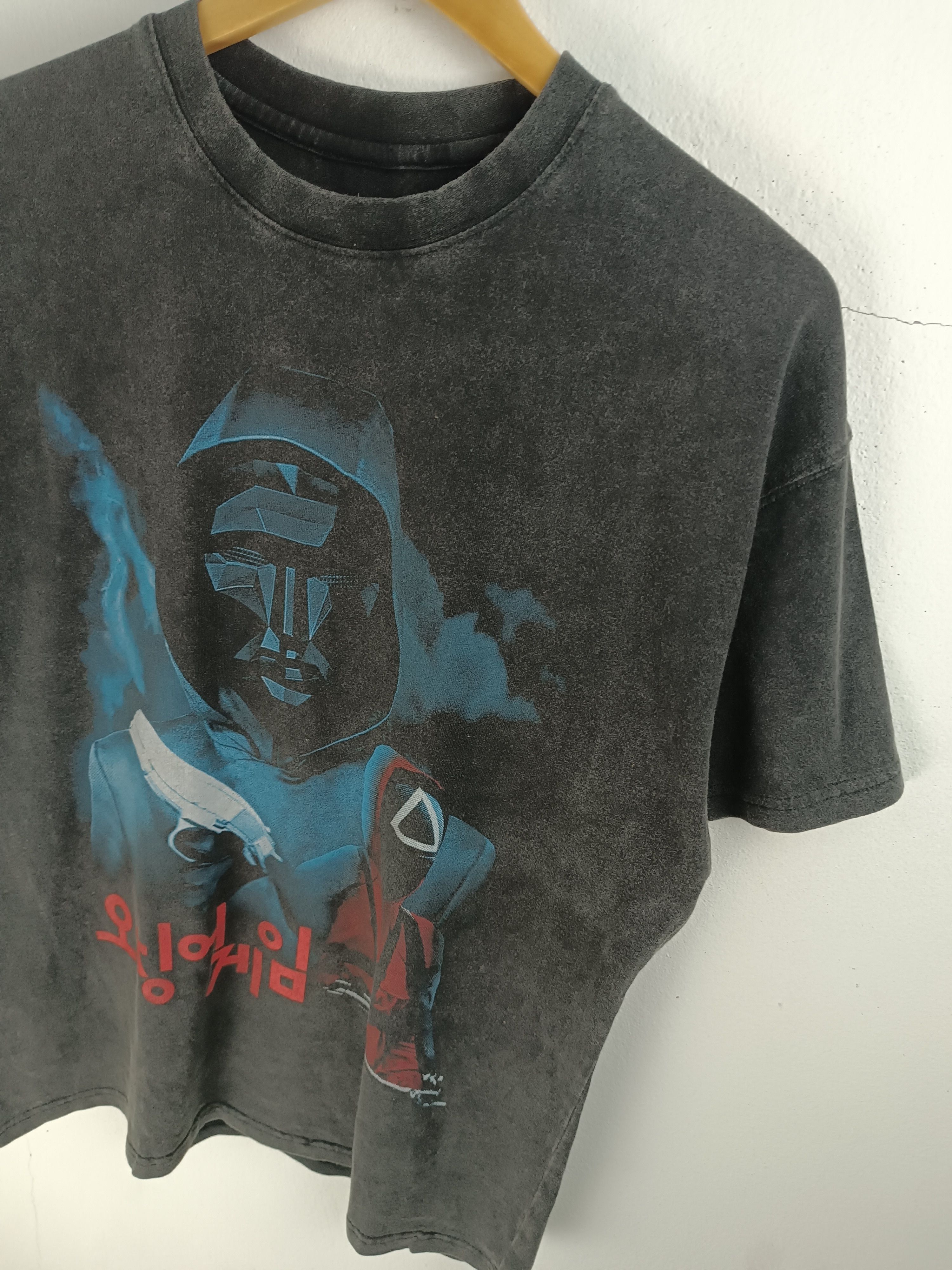 Vintage VINTAGE SQUID GAME X GOAT CREW FADED STYLE TEE HORROR CRIME Size US L / EU 52-54 / 3 - 7 Thumbnail